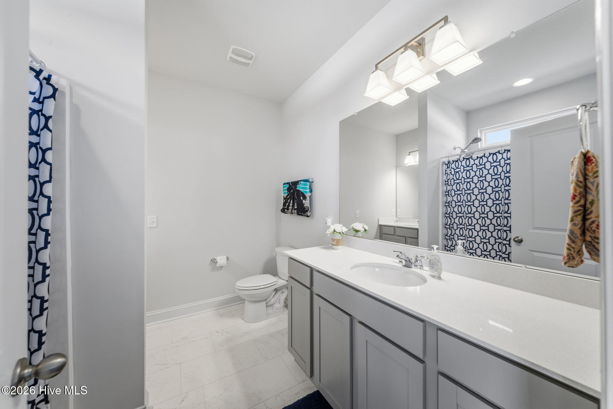 100566000 | Photo 26