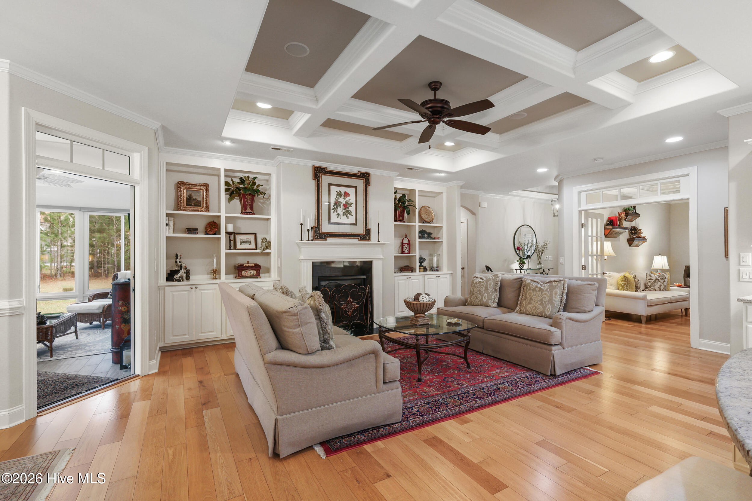 100561173 | Photo 17