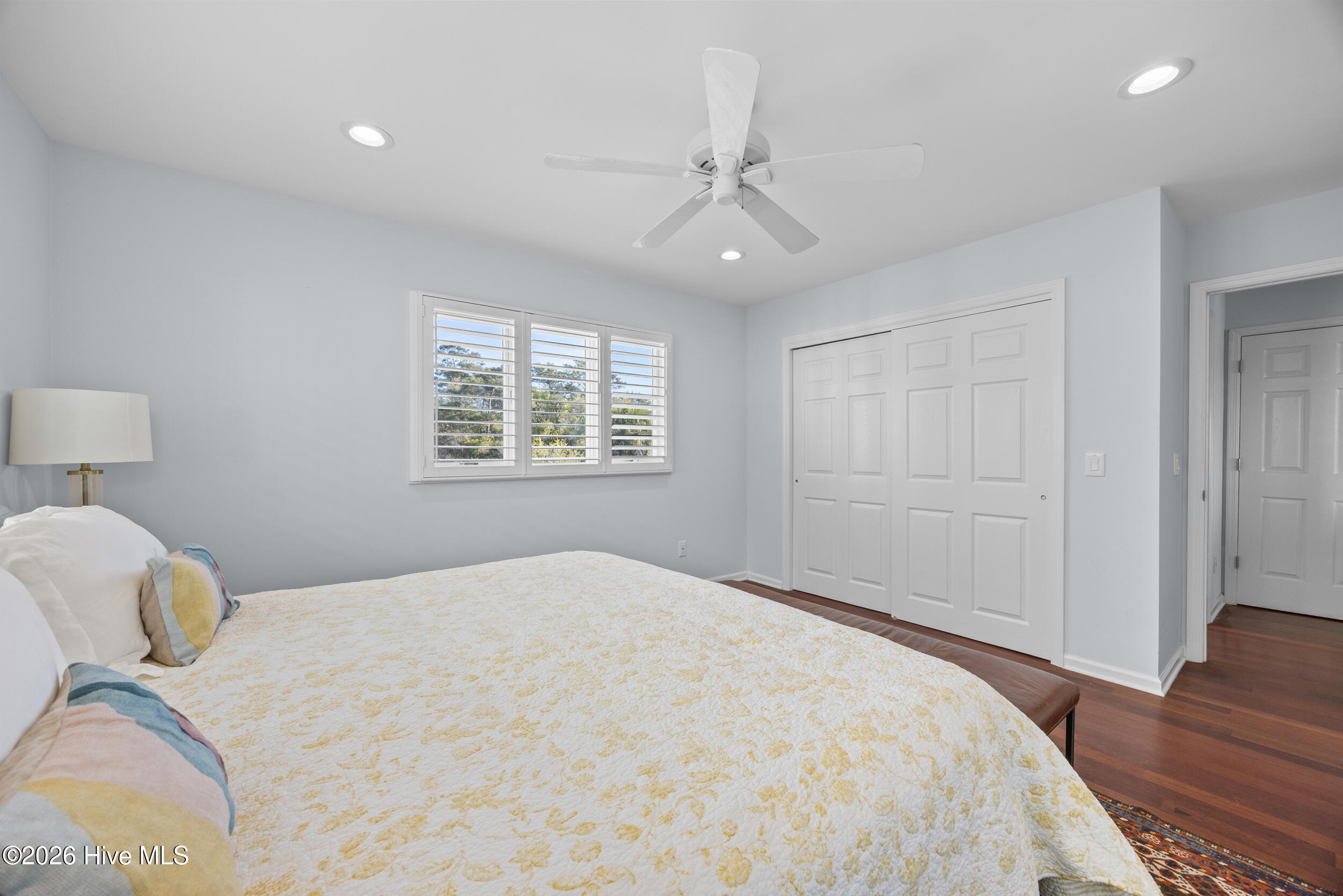 100564811 | Photo 46