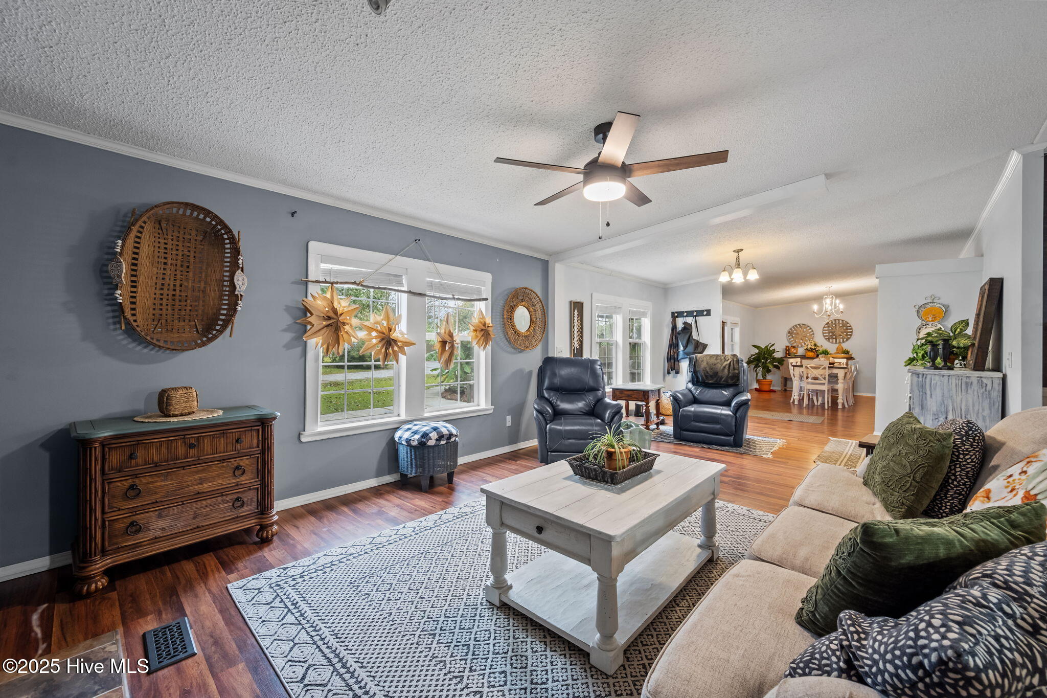 100537137 | Photo 12