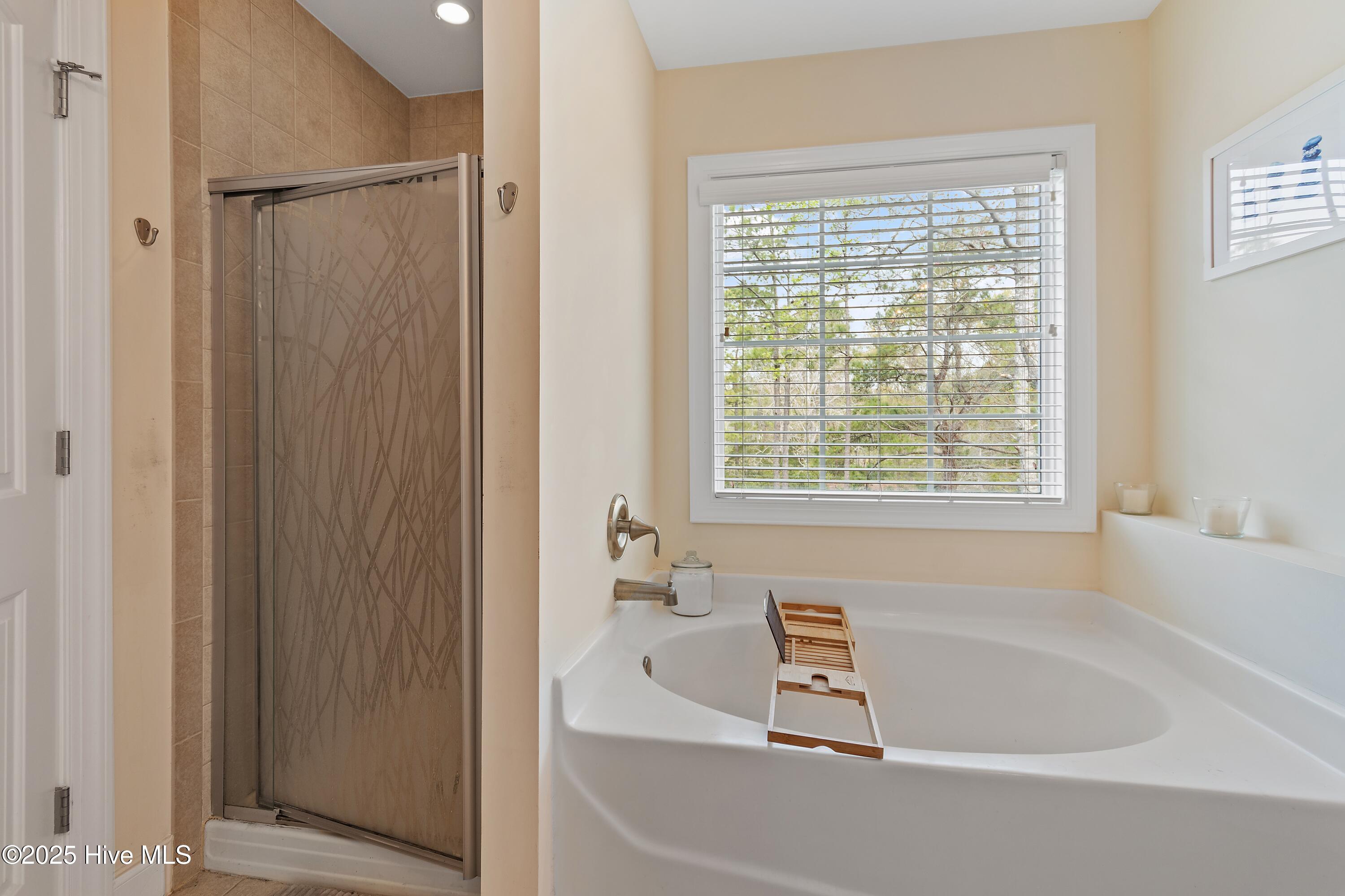 100520830 | Photo 51