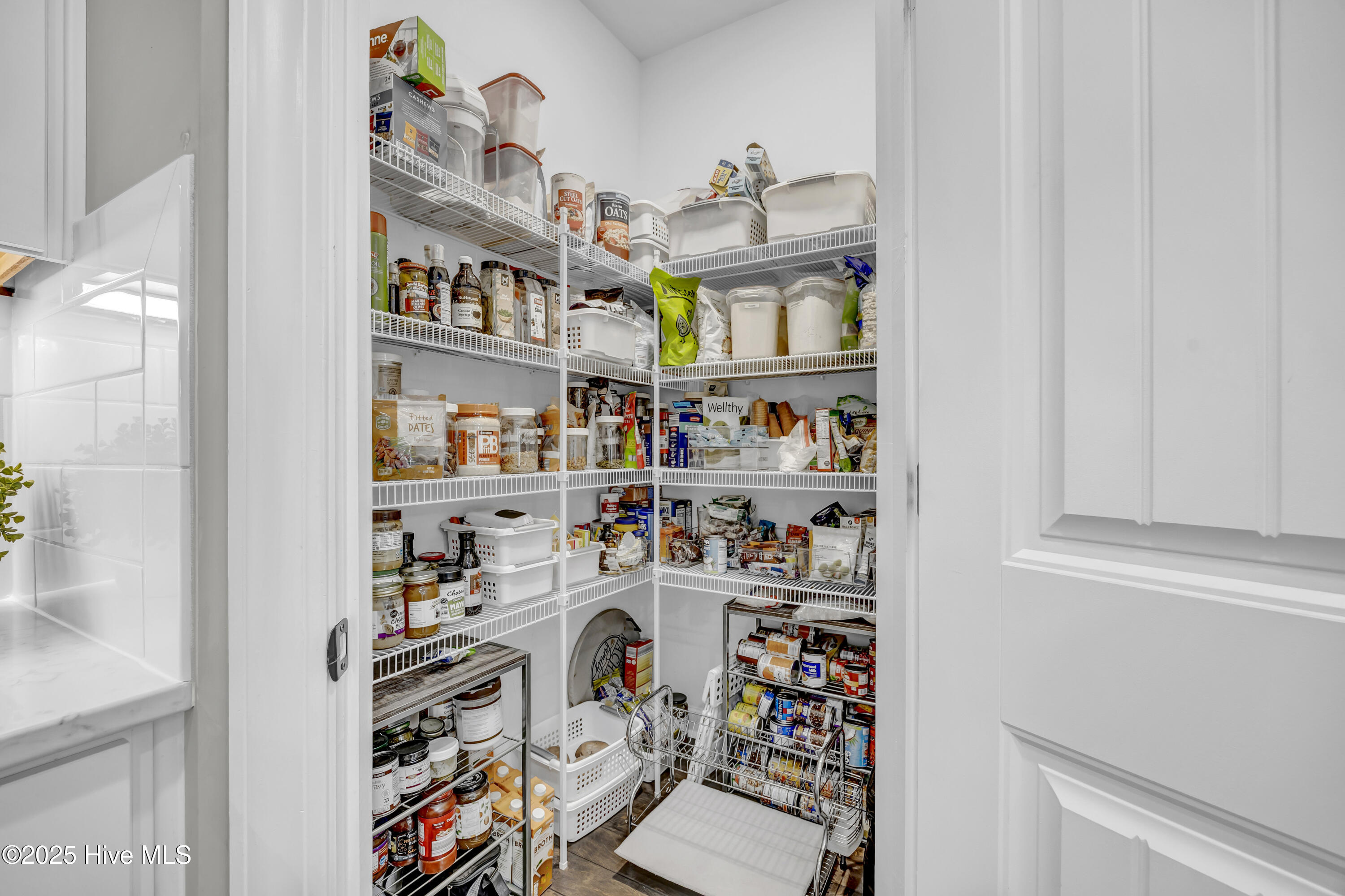 100519414 | Photo 17