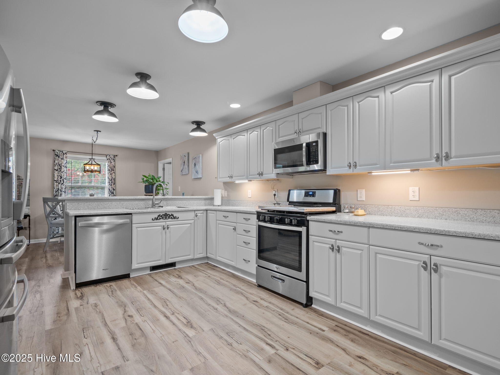 303 Robert Scott Circle, Swansboro, NC 28584 – photo 12: 35-web-or-mls-P8190179
