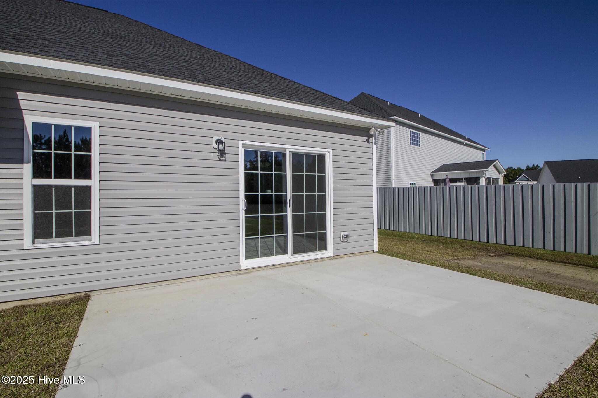 100494153 | Photo 28