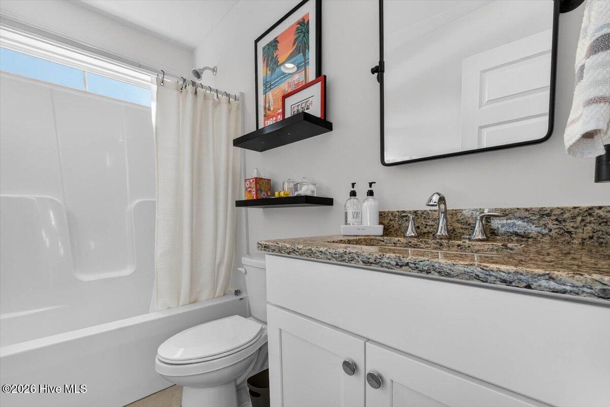 100548349 | Photo 60