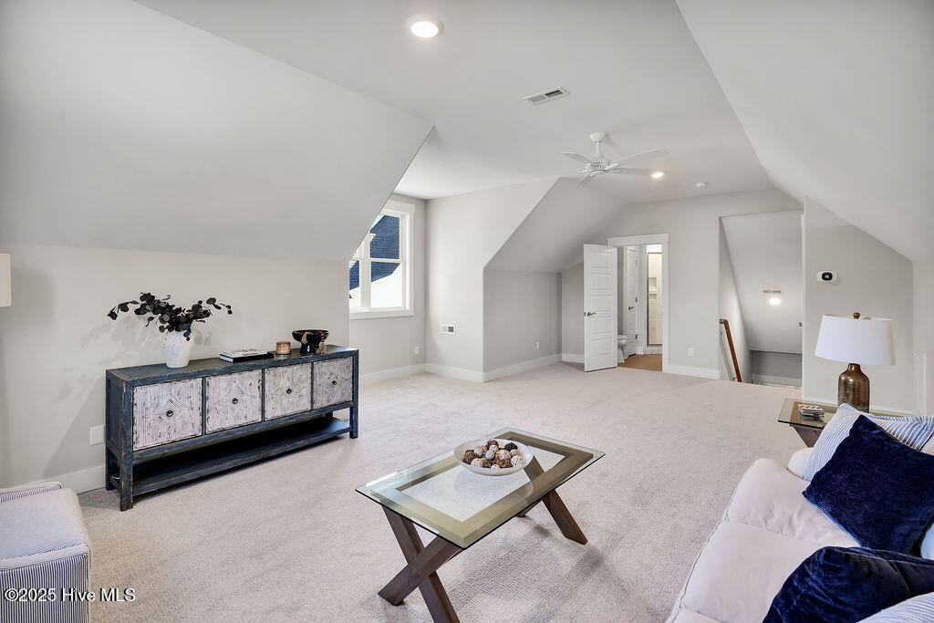 100529674 | Photo 94