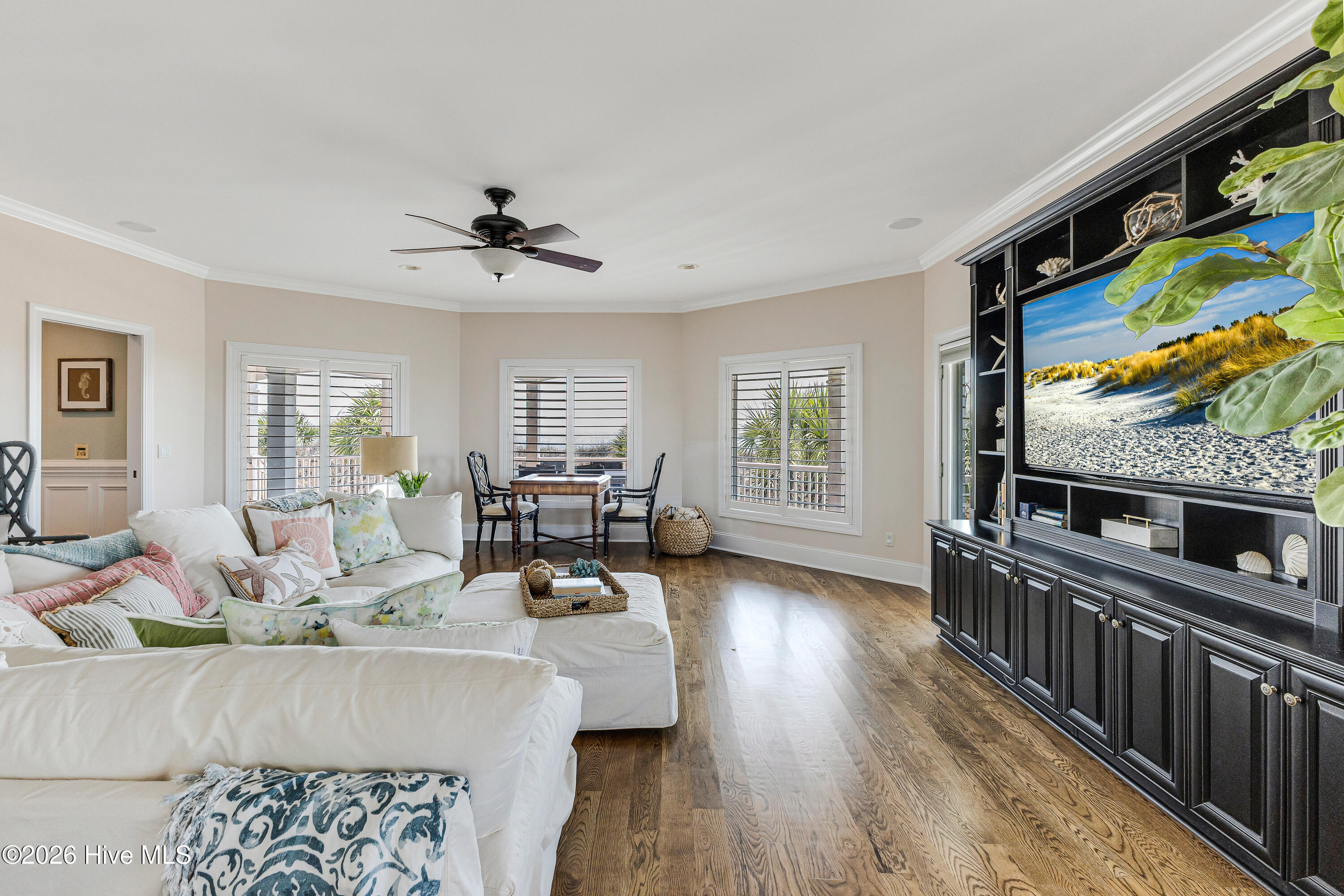 100567897 | Photo 14