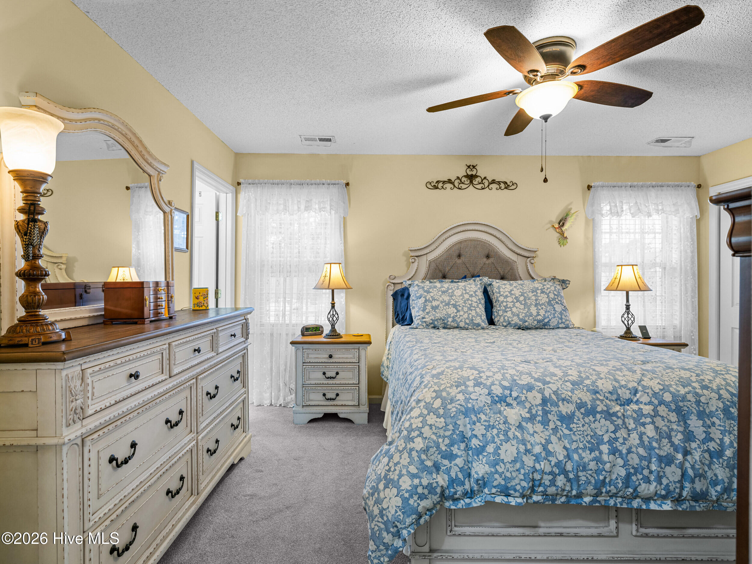 100551107 | Photo 35