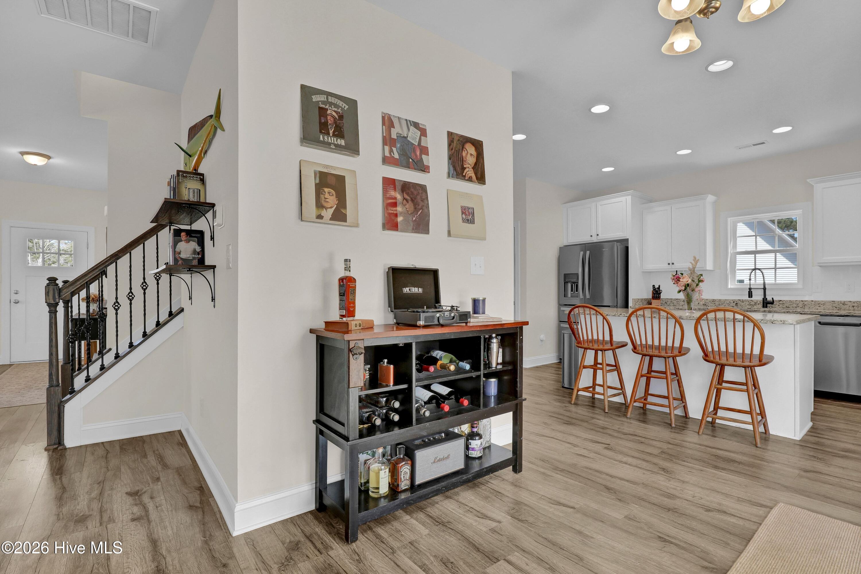 100557019 | Photo 18