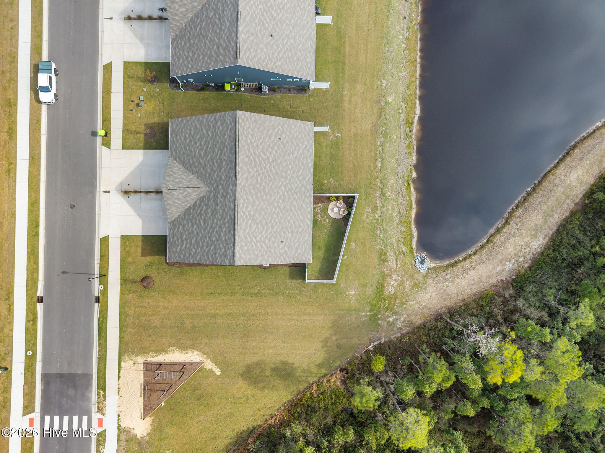 100563227 | Photo 37