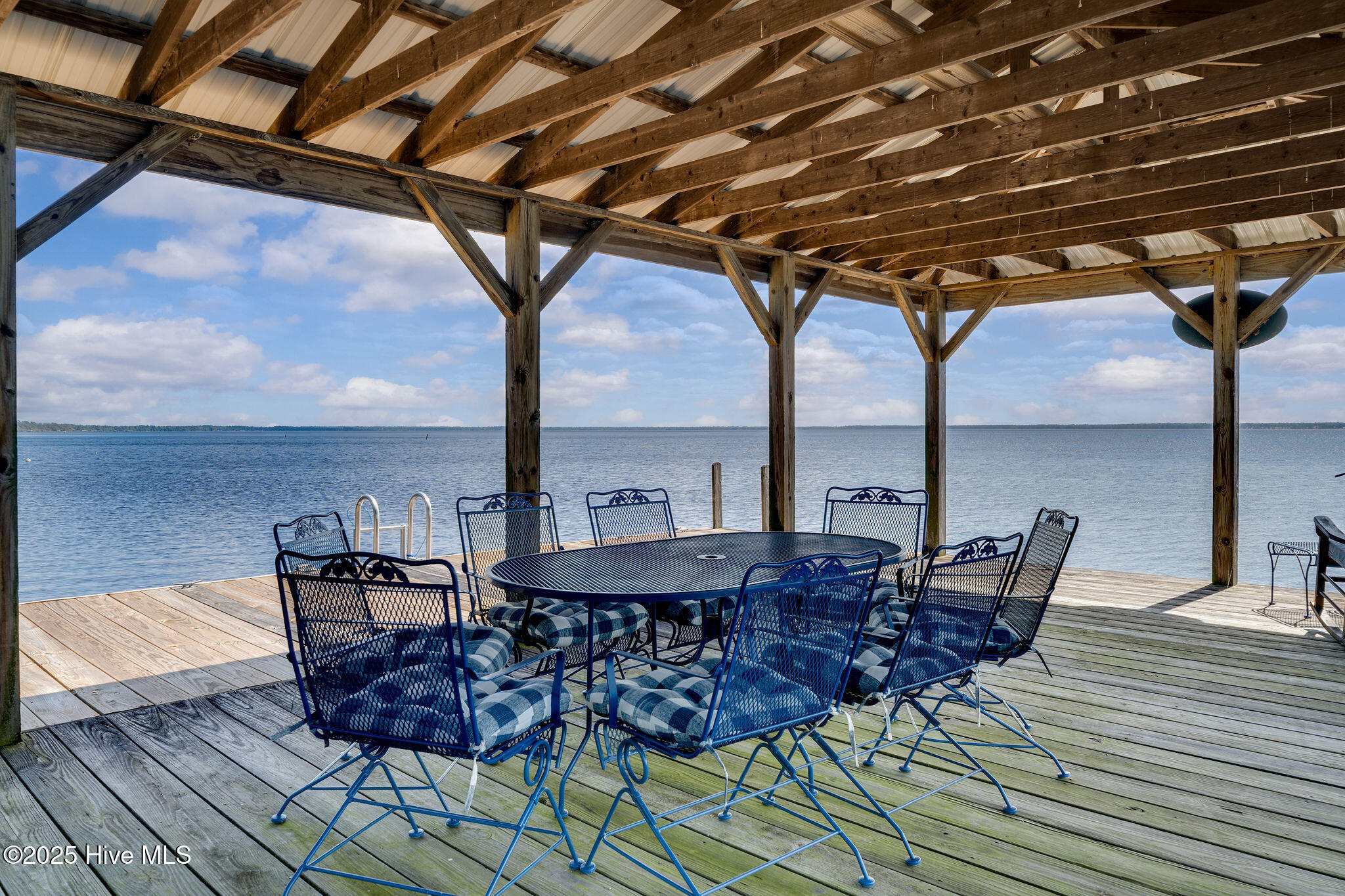 100534572 | Photo 46