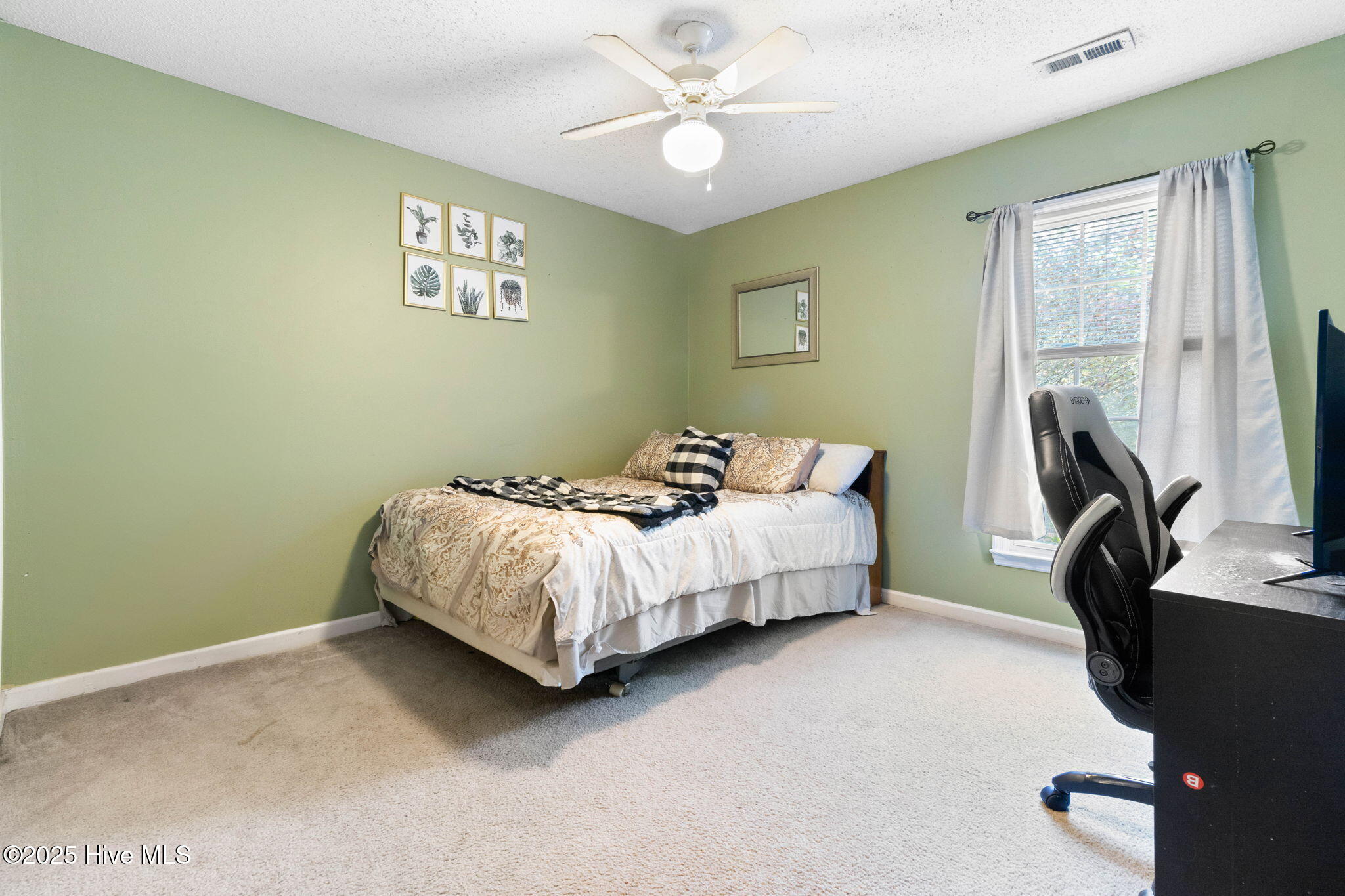 147 Liberty Park Road, Jacksonville, NC 28540 – photo 14: 15-web-or-mls-IMG_7205RE