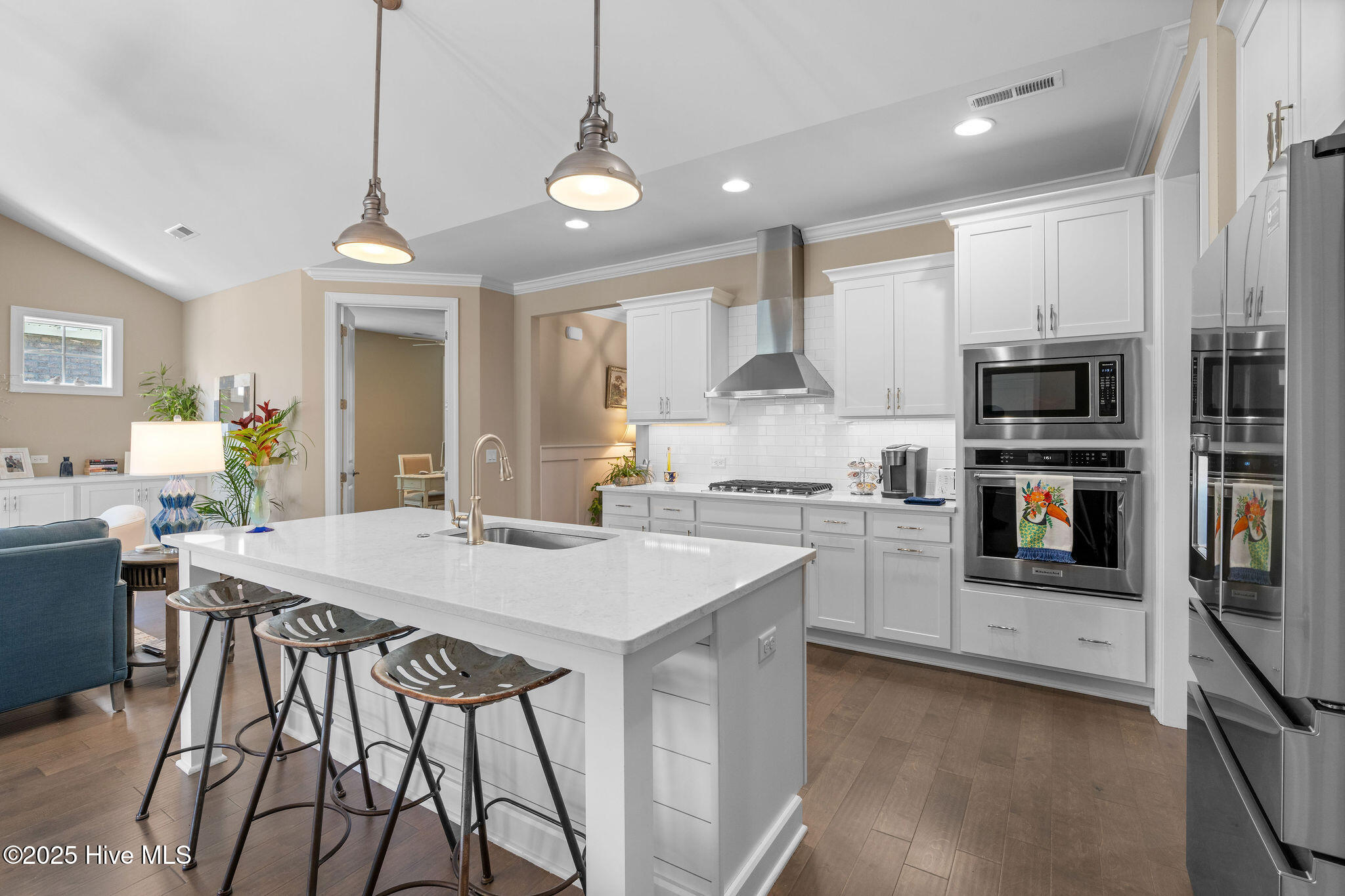 100540616 | Photo 21