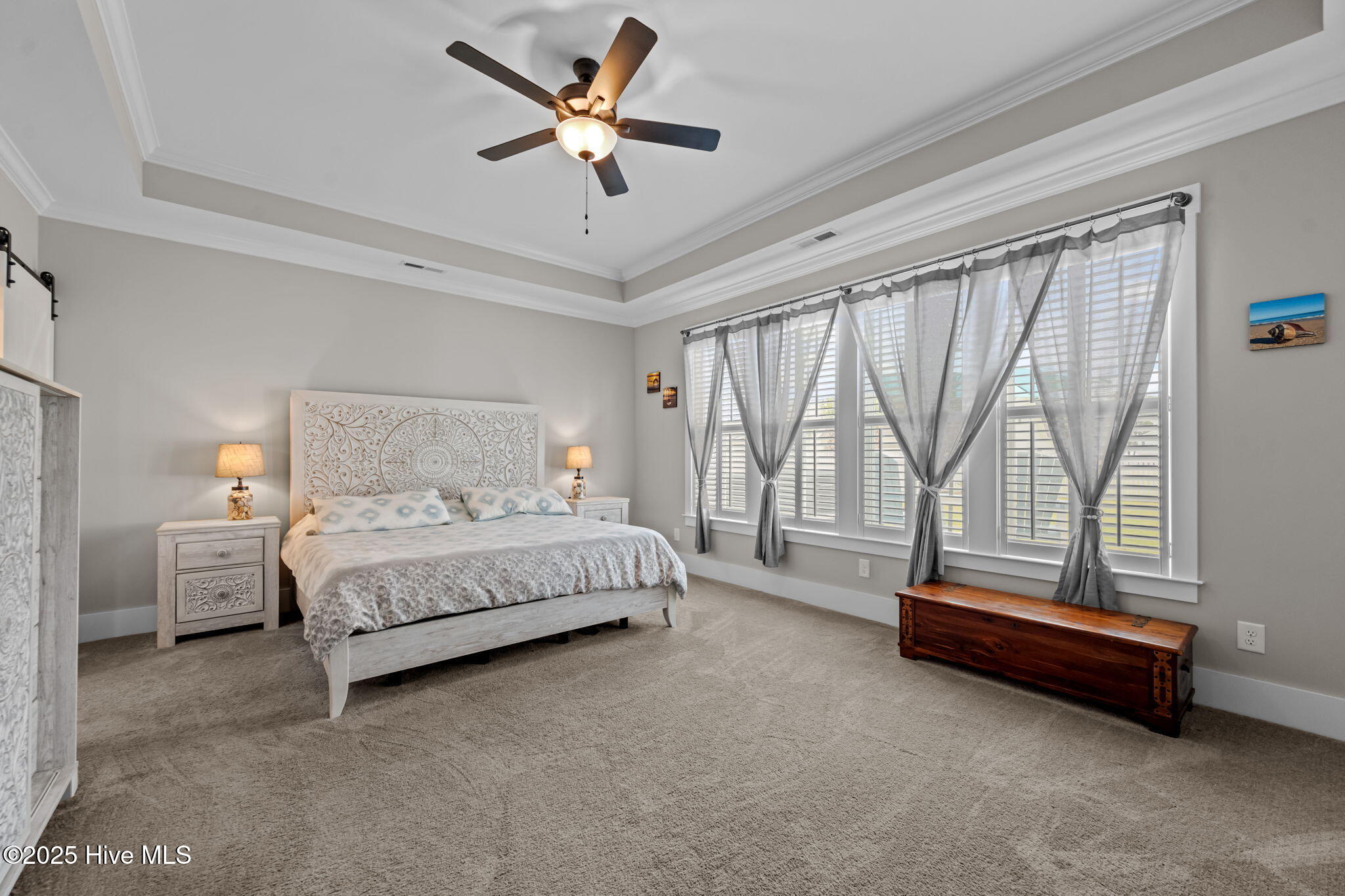 100527941 | Photo 38