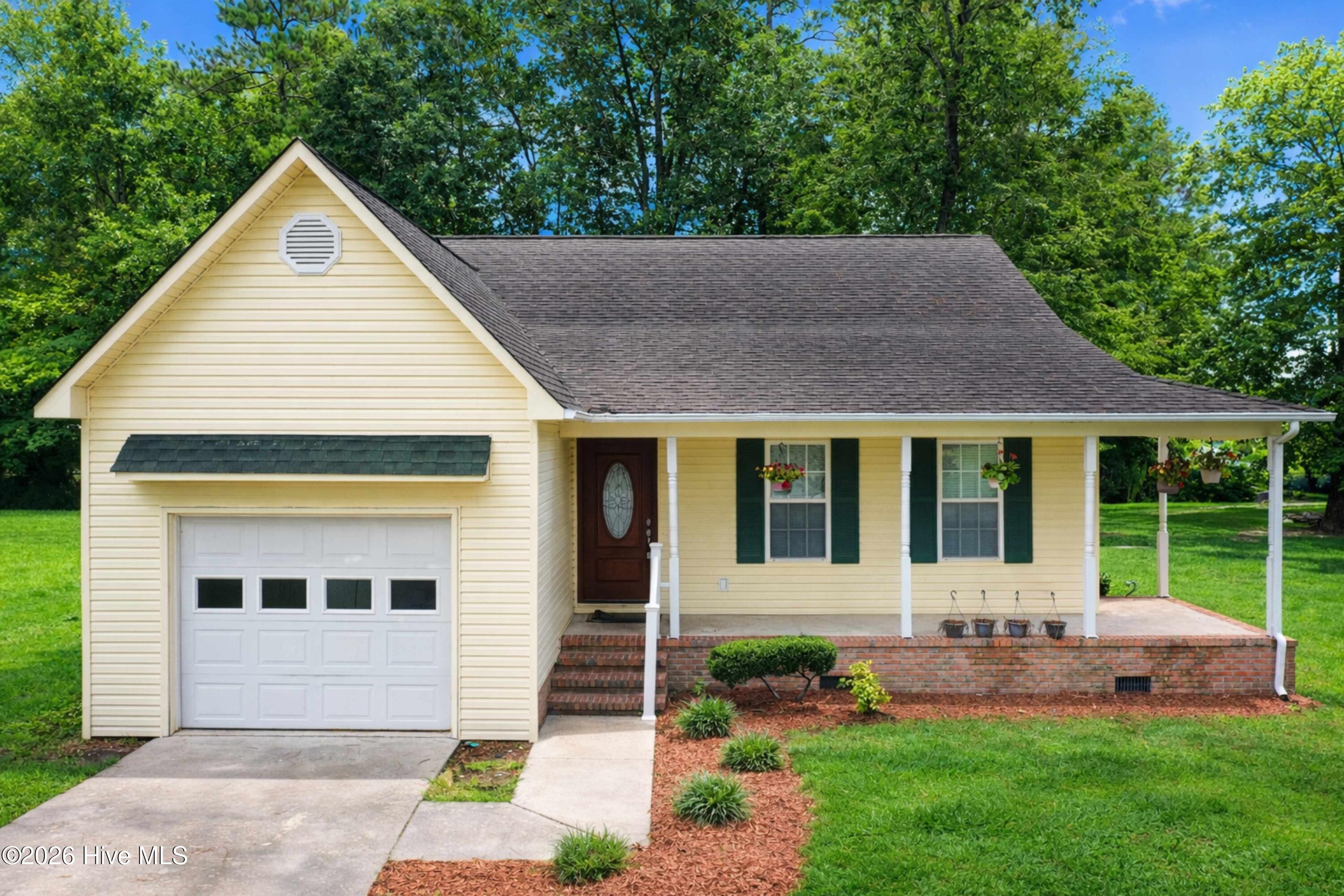 Homes for sale in Whiteville, NC | 625 Blue Jean Rd, Whiteville, NC 28472 | MLS# 100557378