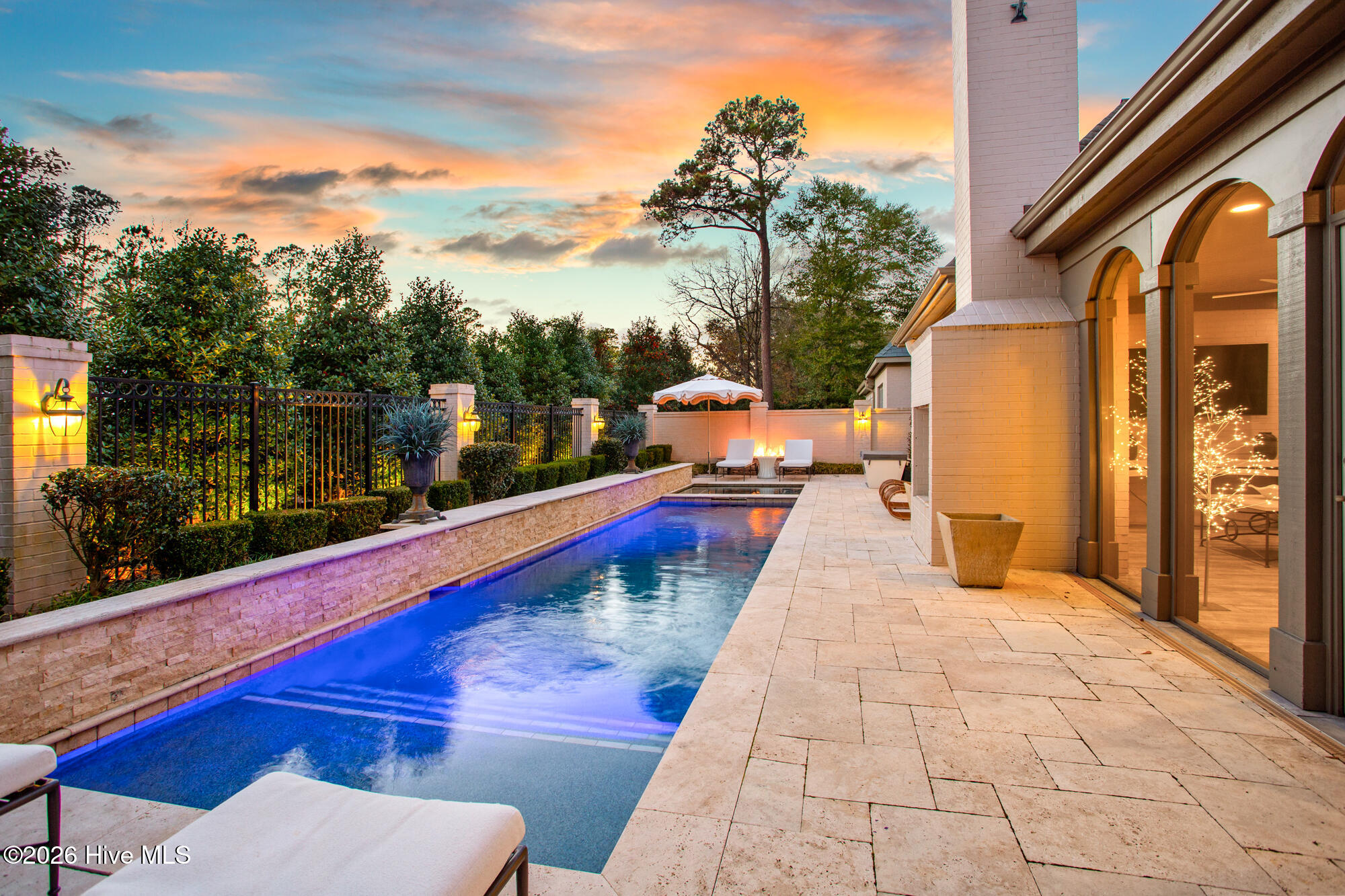 100552685 | Photo 43