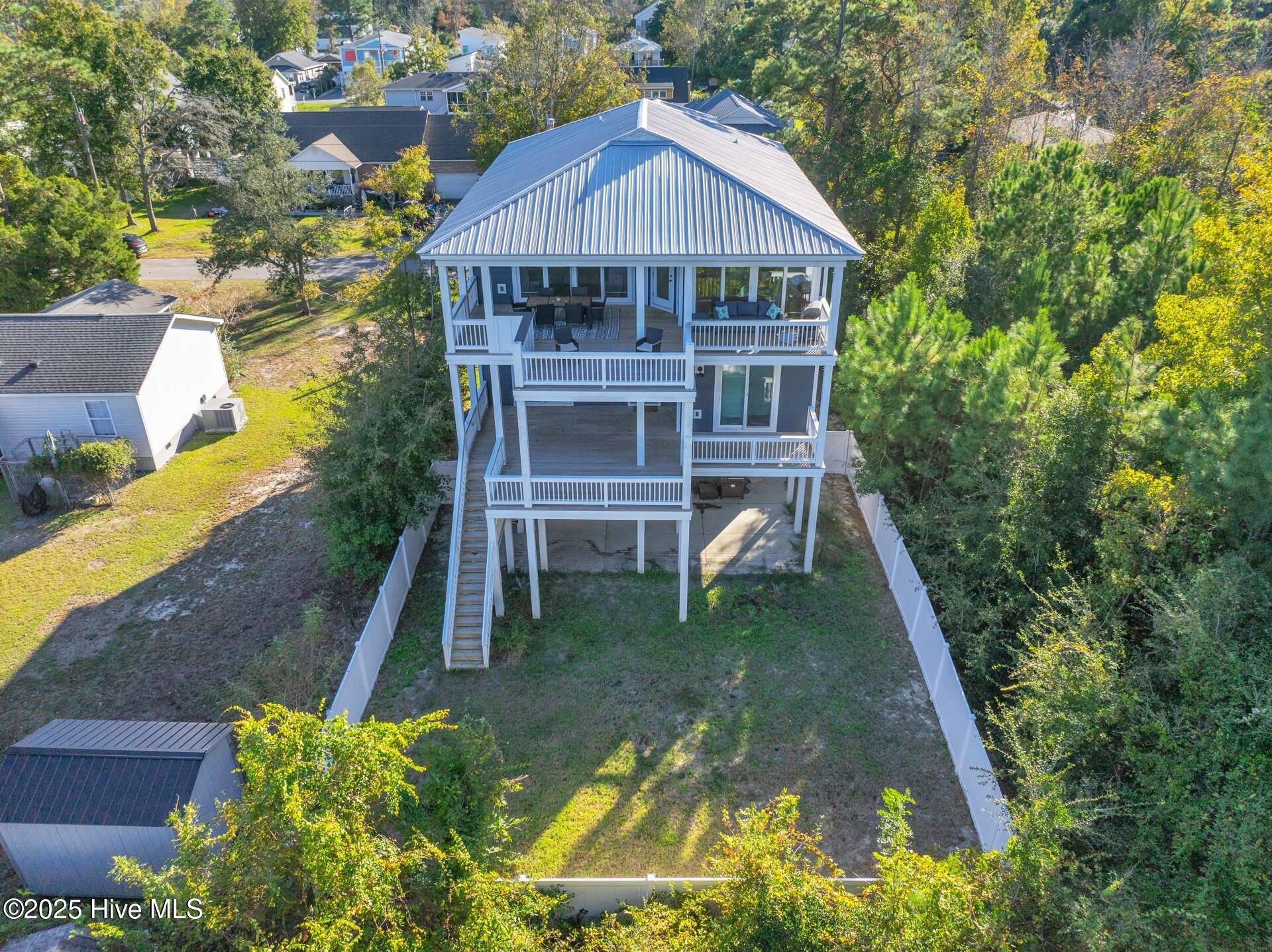 100539470 | Photo 40