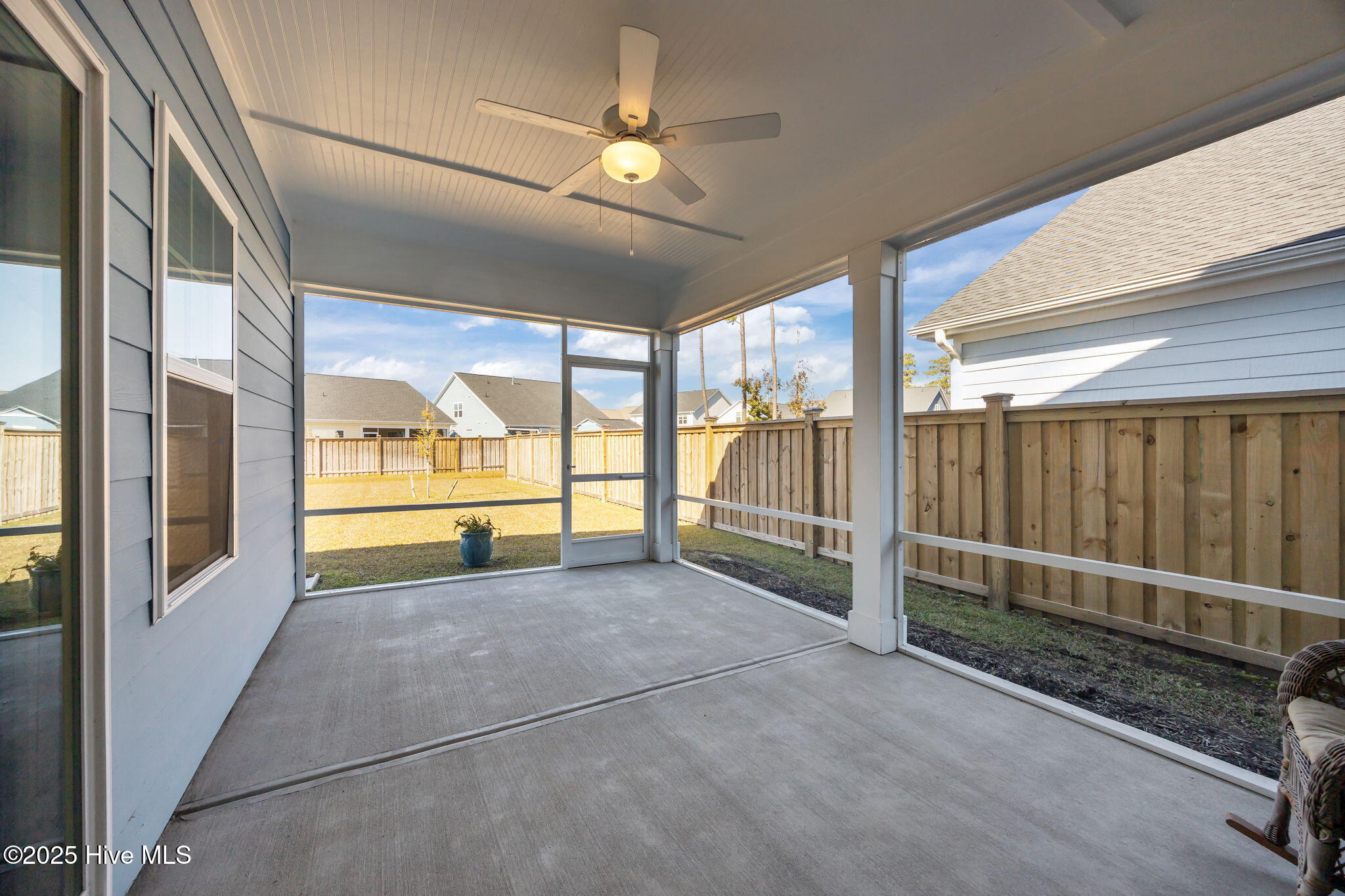 100542295 | Photo 12