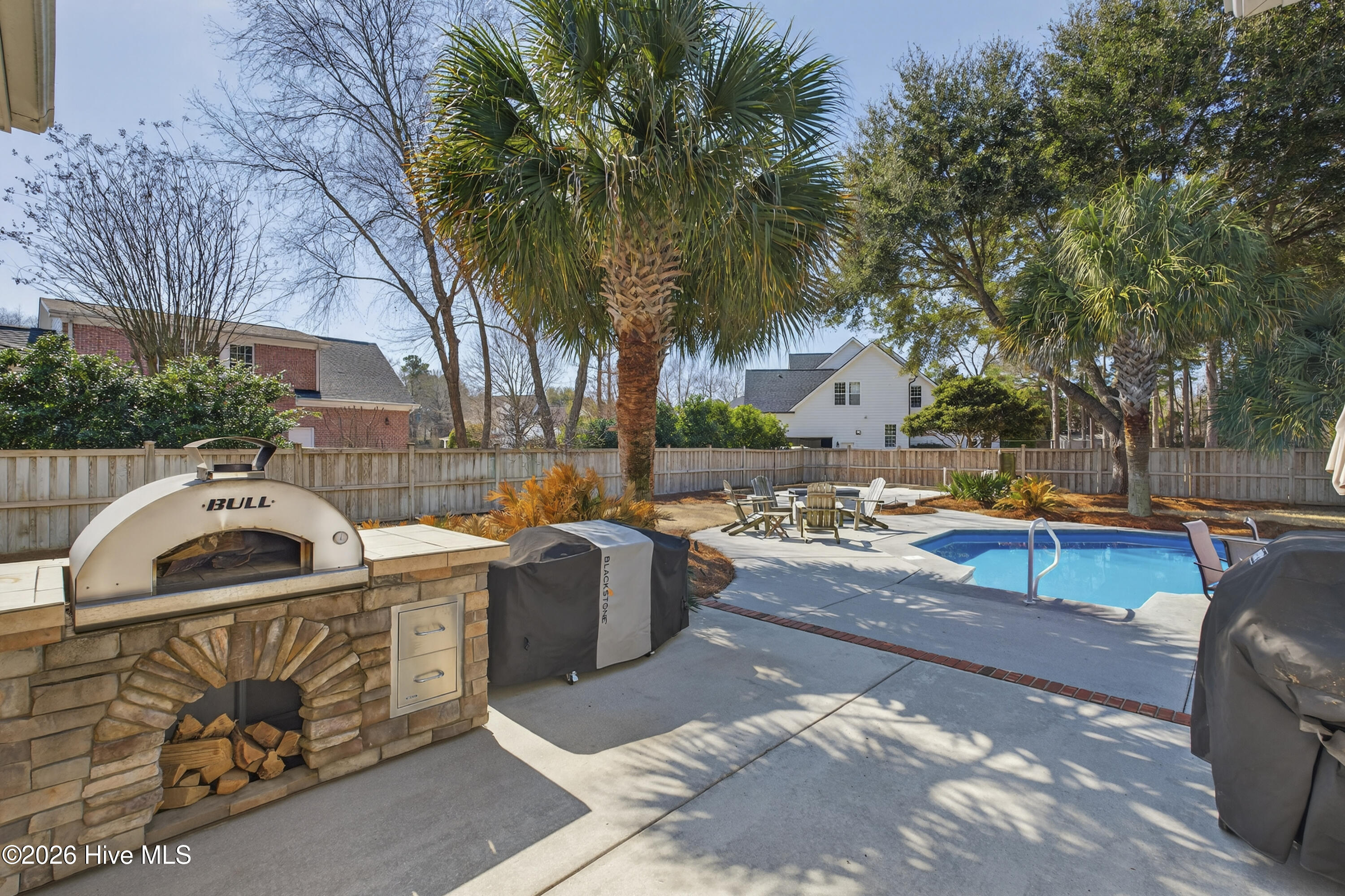 100557887 | Photo 70