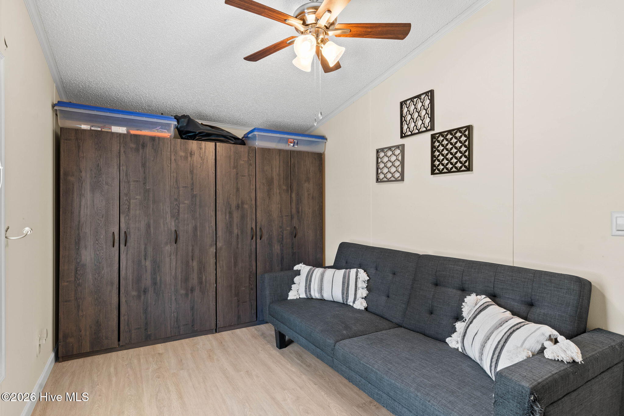 100565575 | Photo 18