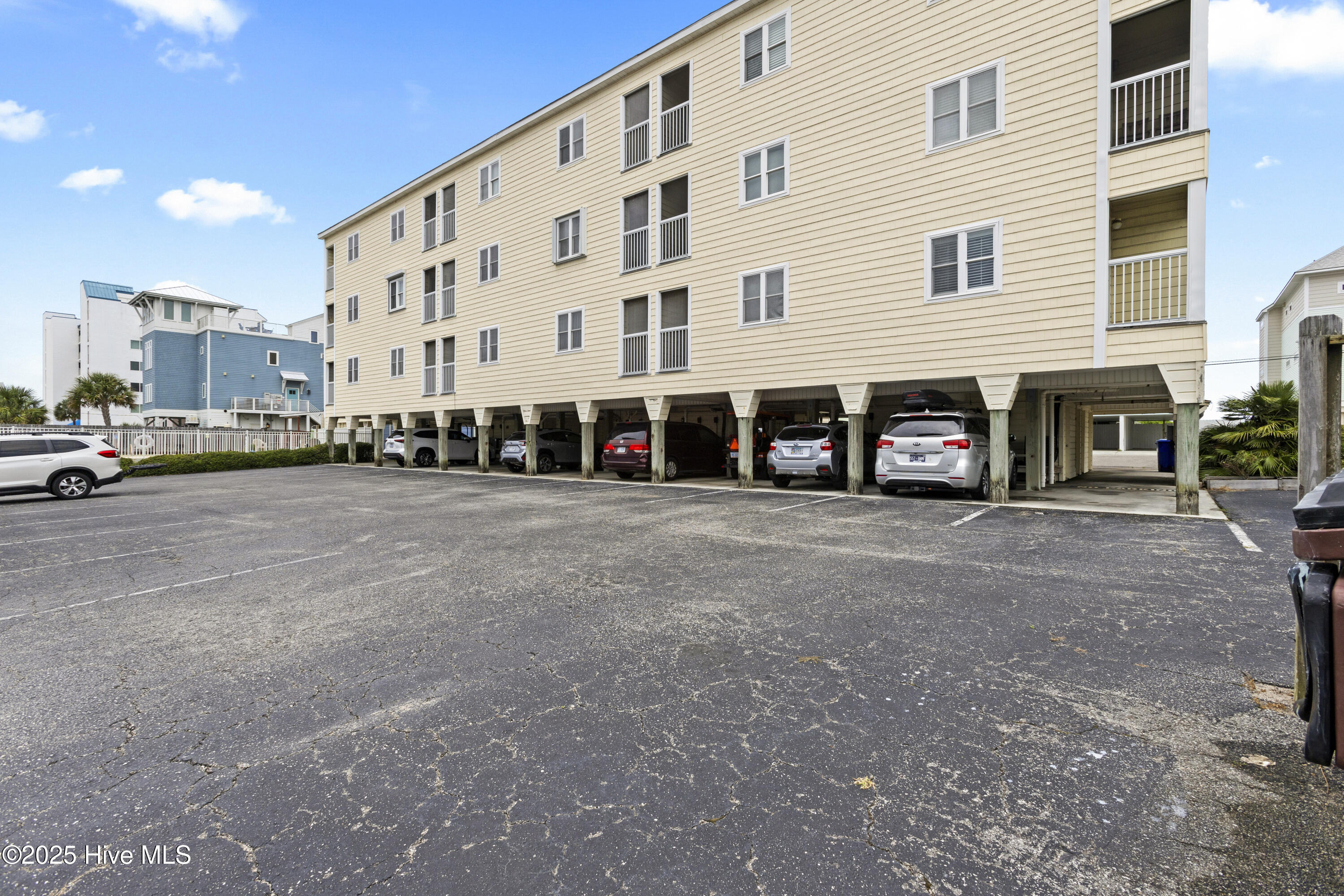 100514890 | Photo 22