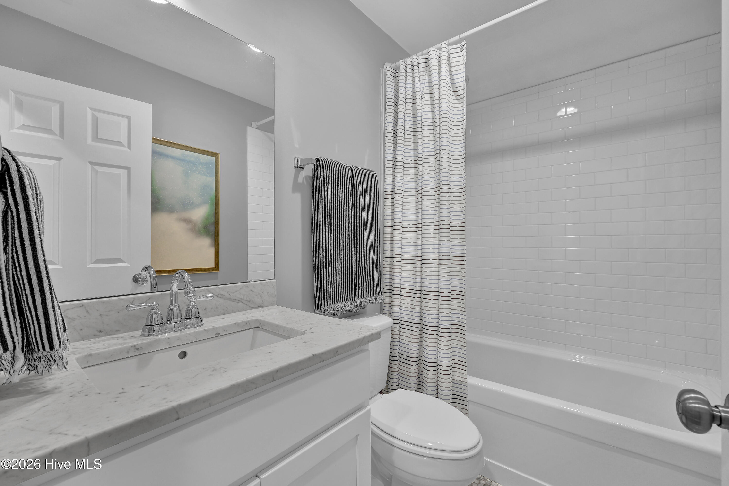 100566208 | Photo 25