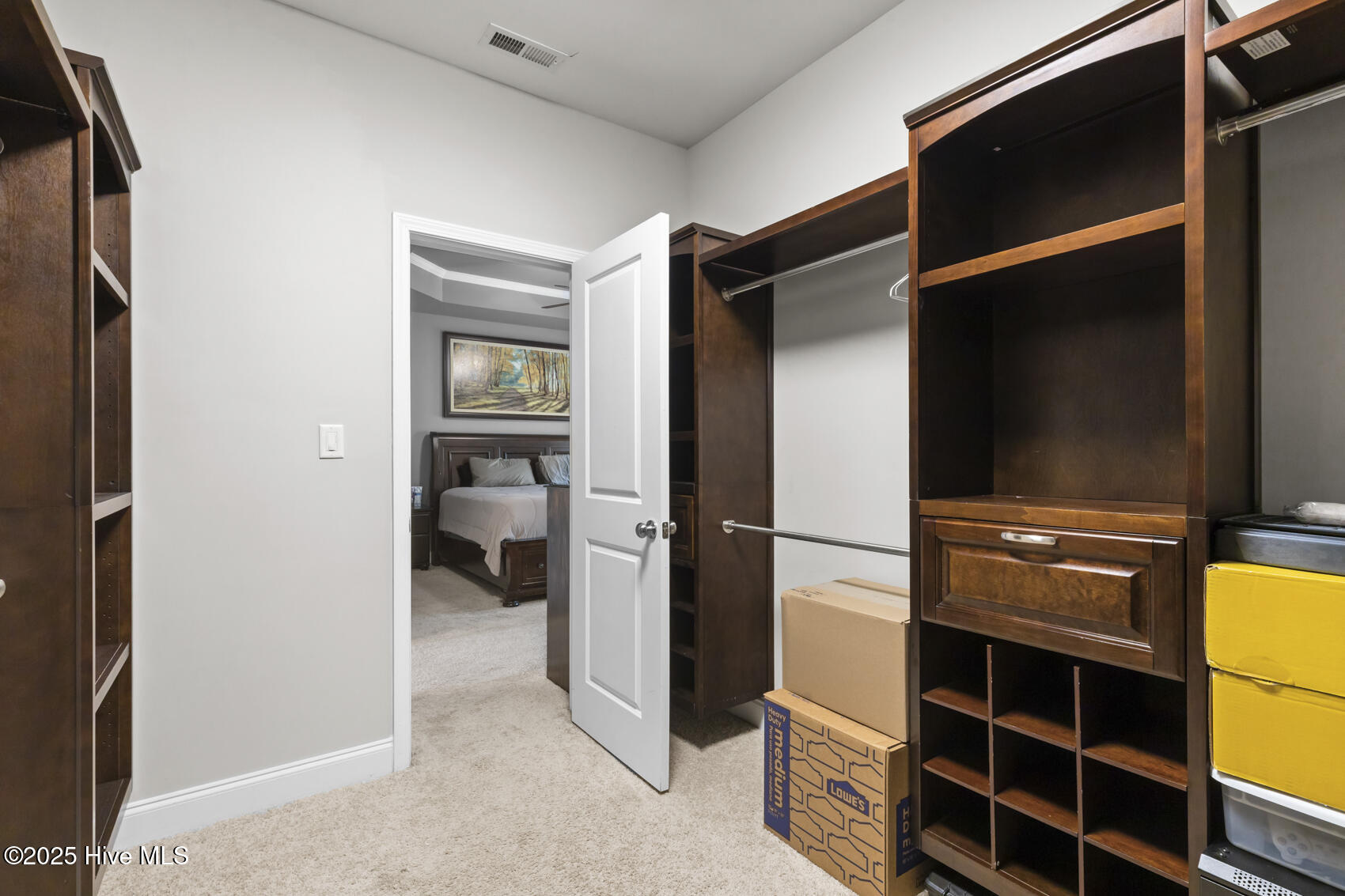 100501519 | Photo 28