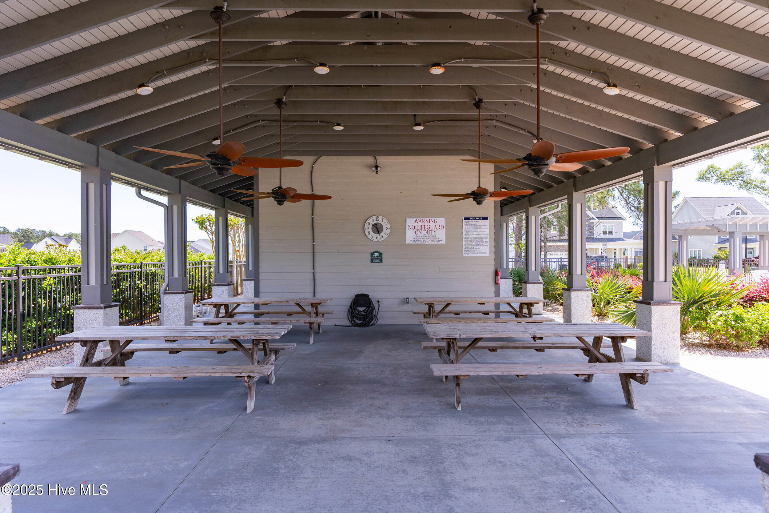 100520881 | Photo 45