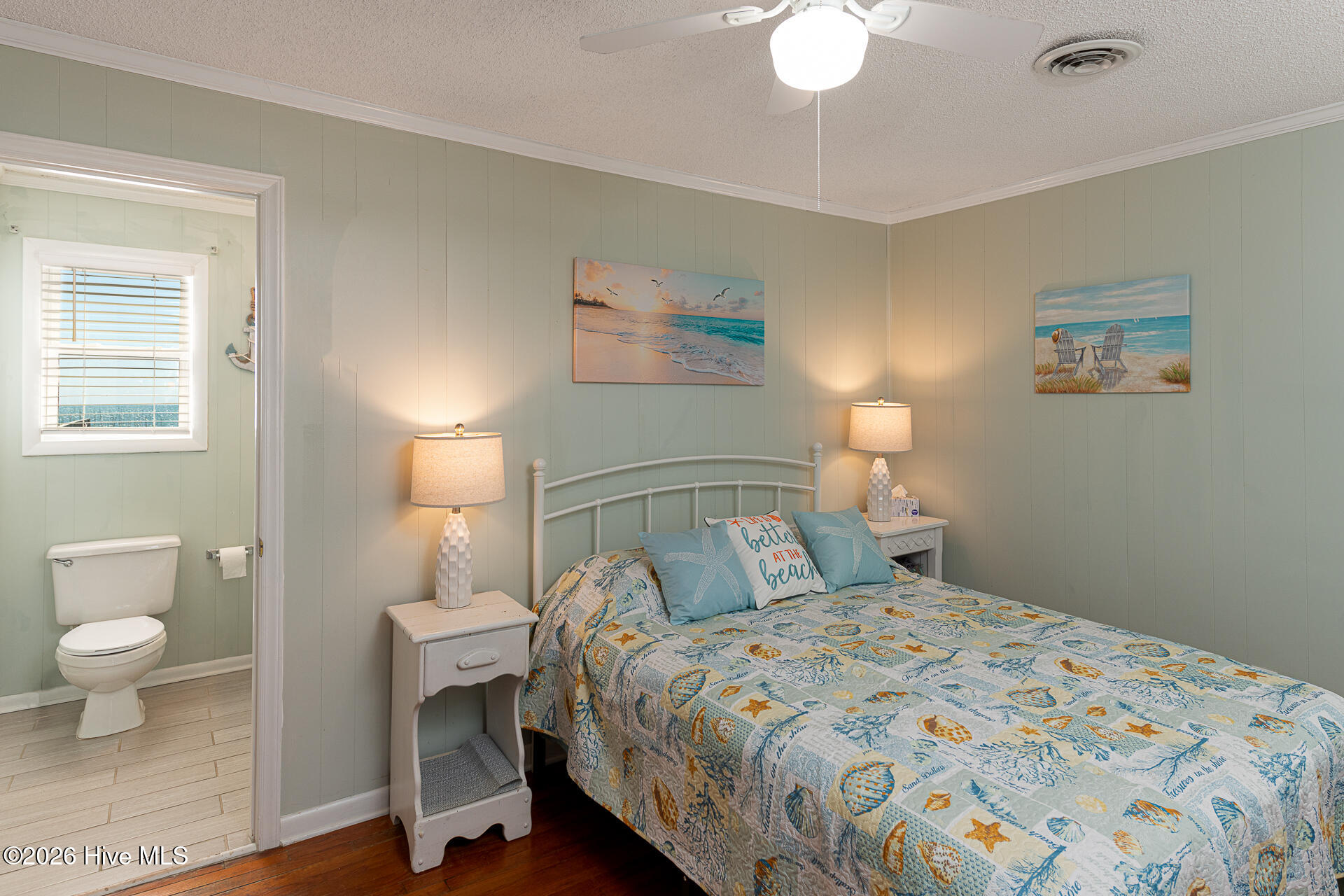 100560941 | Photo 16