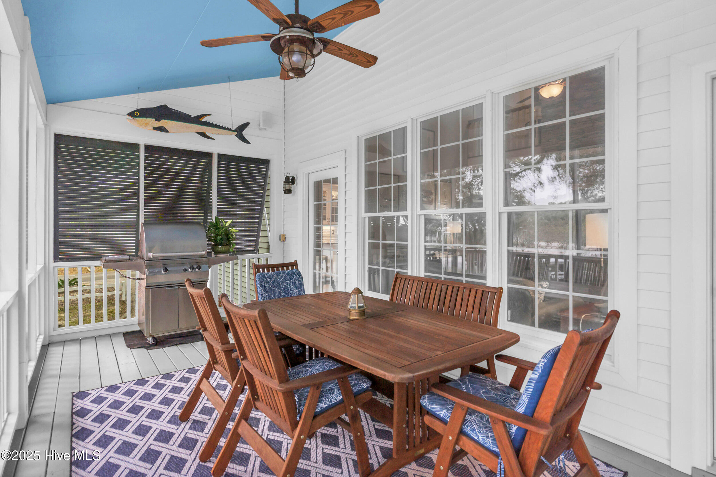 100537749 | Photo 42