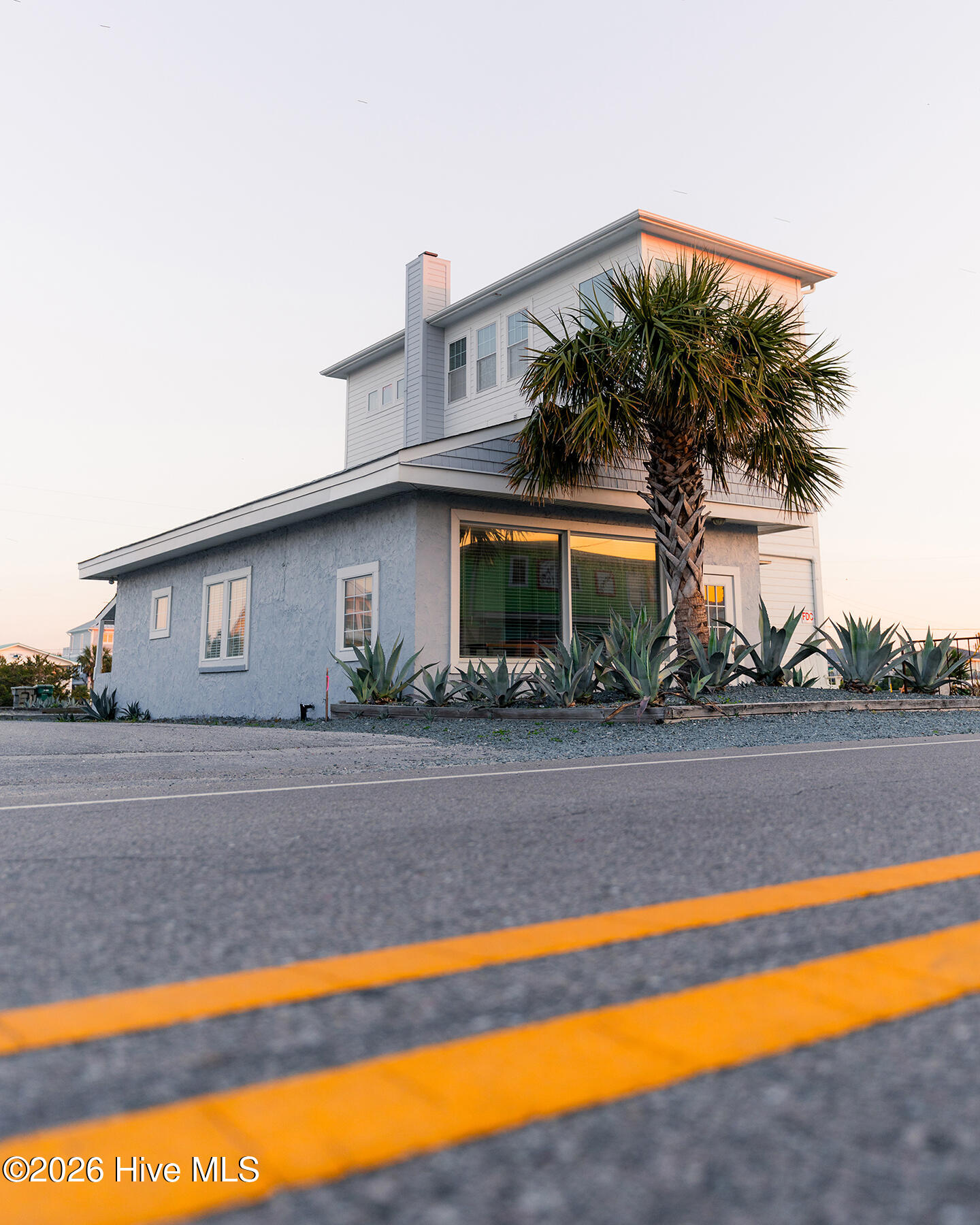 100589011 | Photo 11