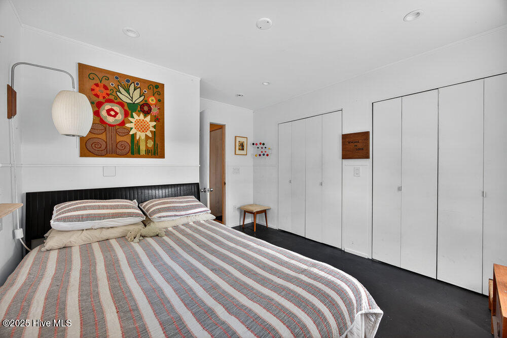 100562548 | Photo 23