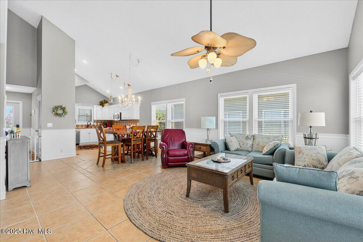 100515123 | Photo 32