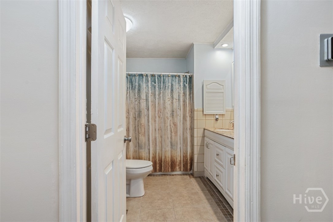 HALL BATH
