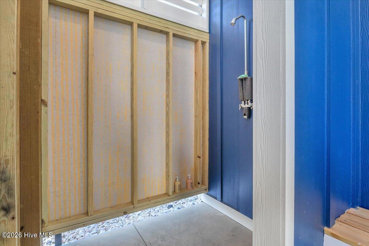 100565716 | Photo 55