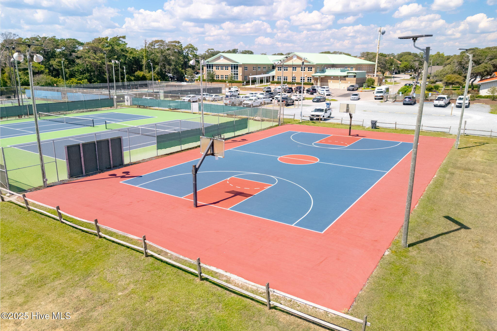 100527553 | Photo 69