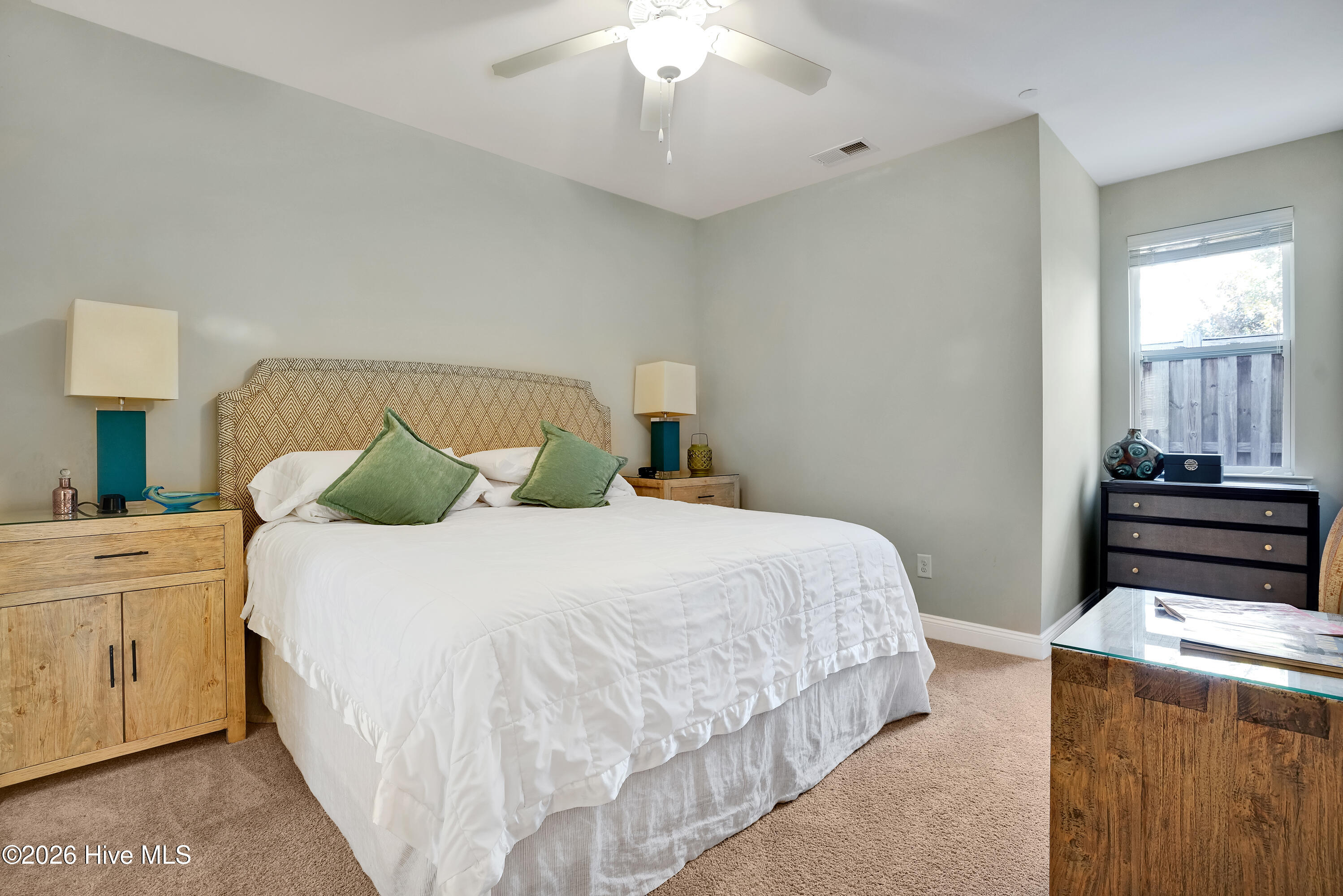 100567789 | Photo 19