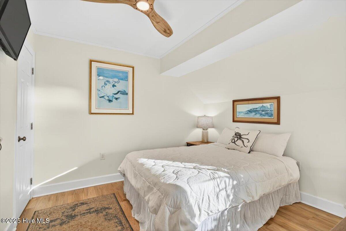 100537947 | Photo 23