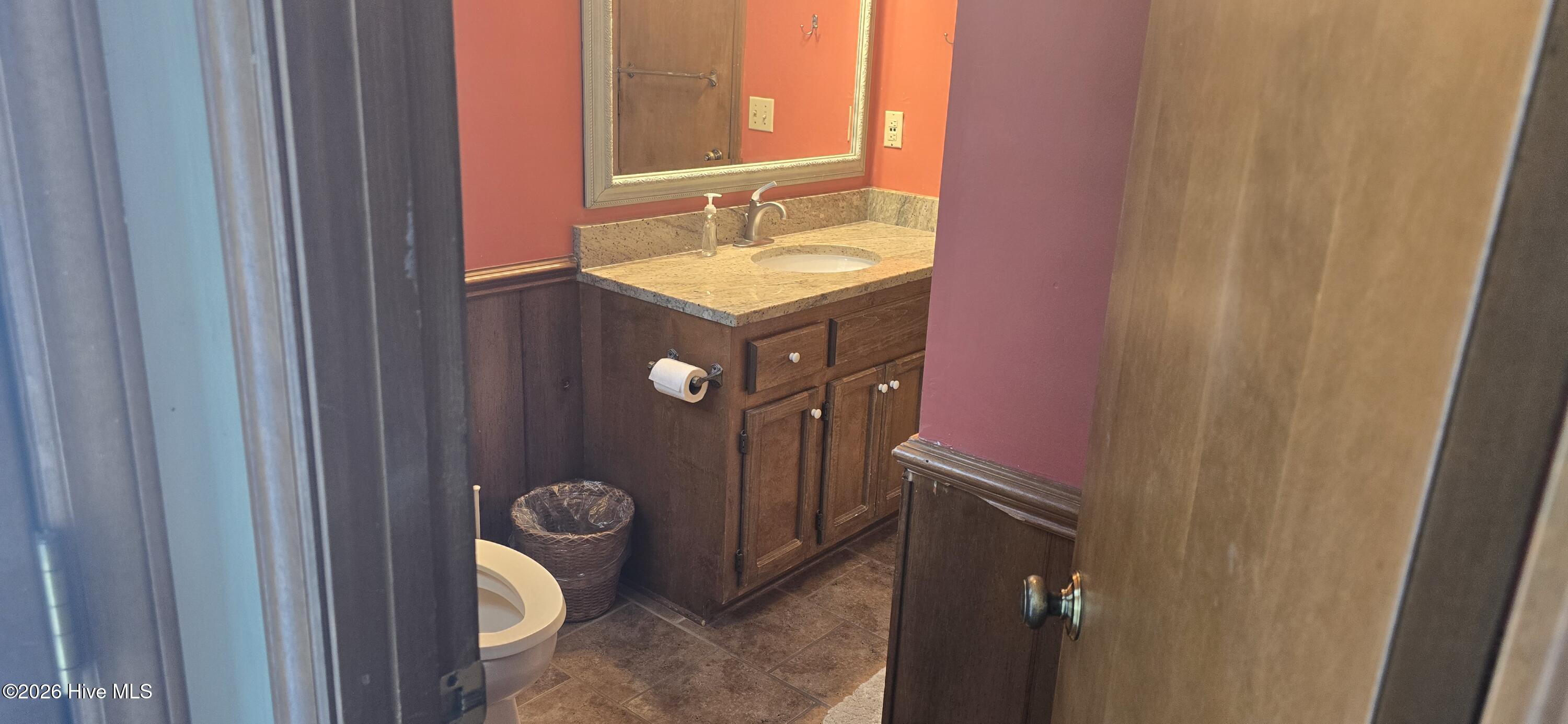 100559141 | Photo 33