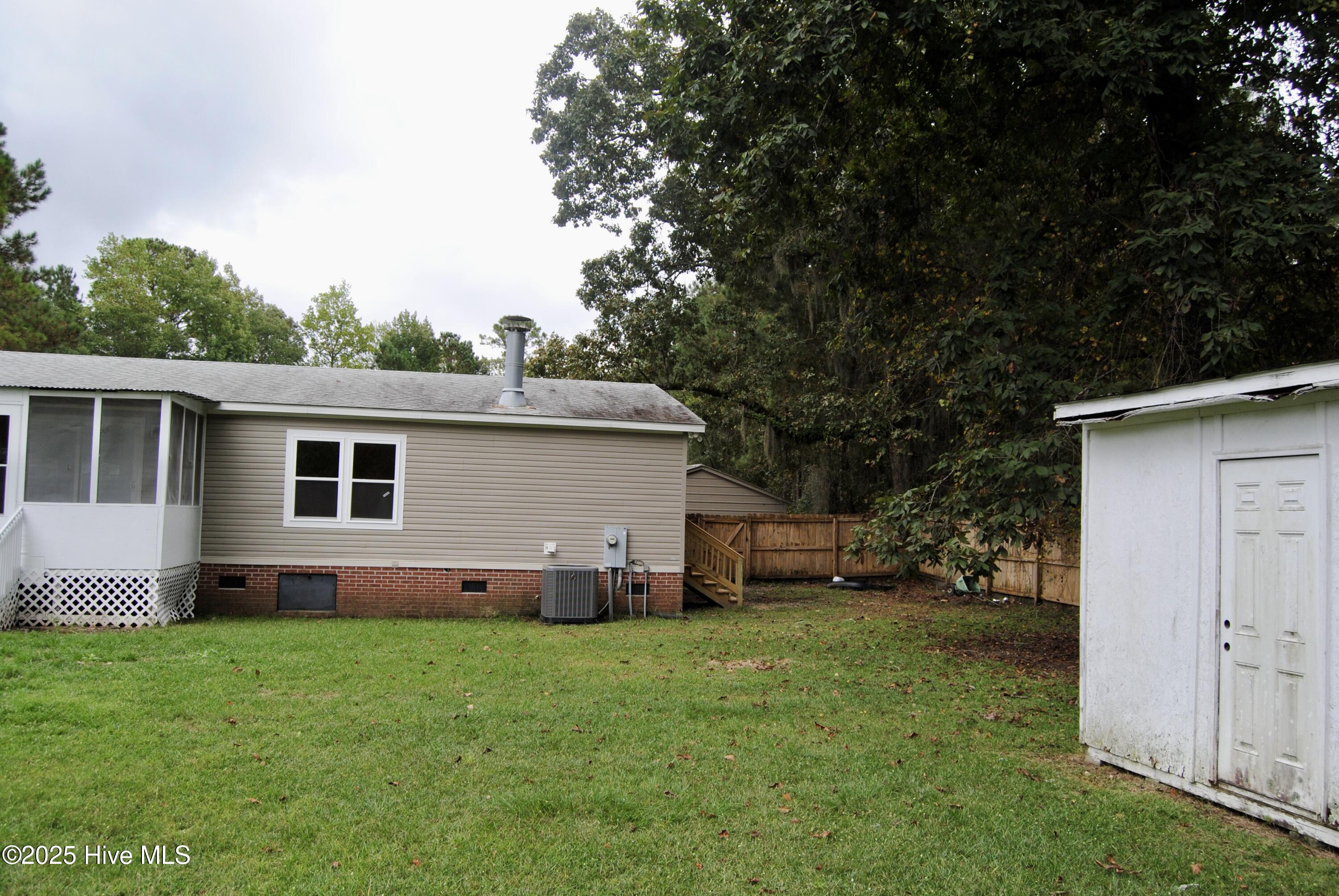 100533223 | Photo 12