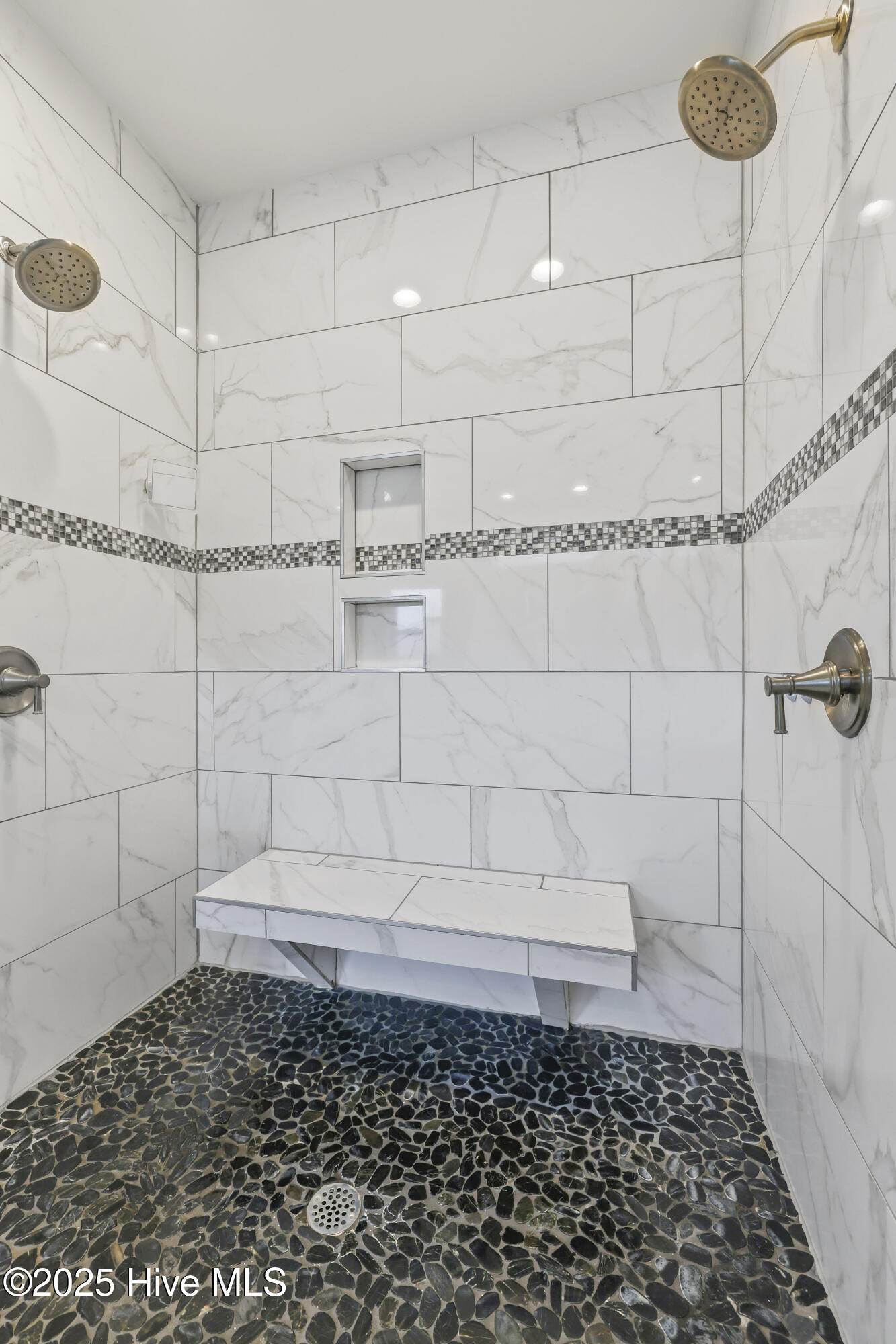 100536378 | Photo 22