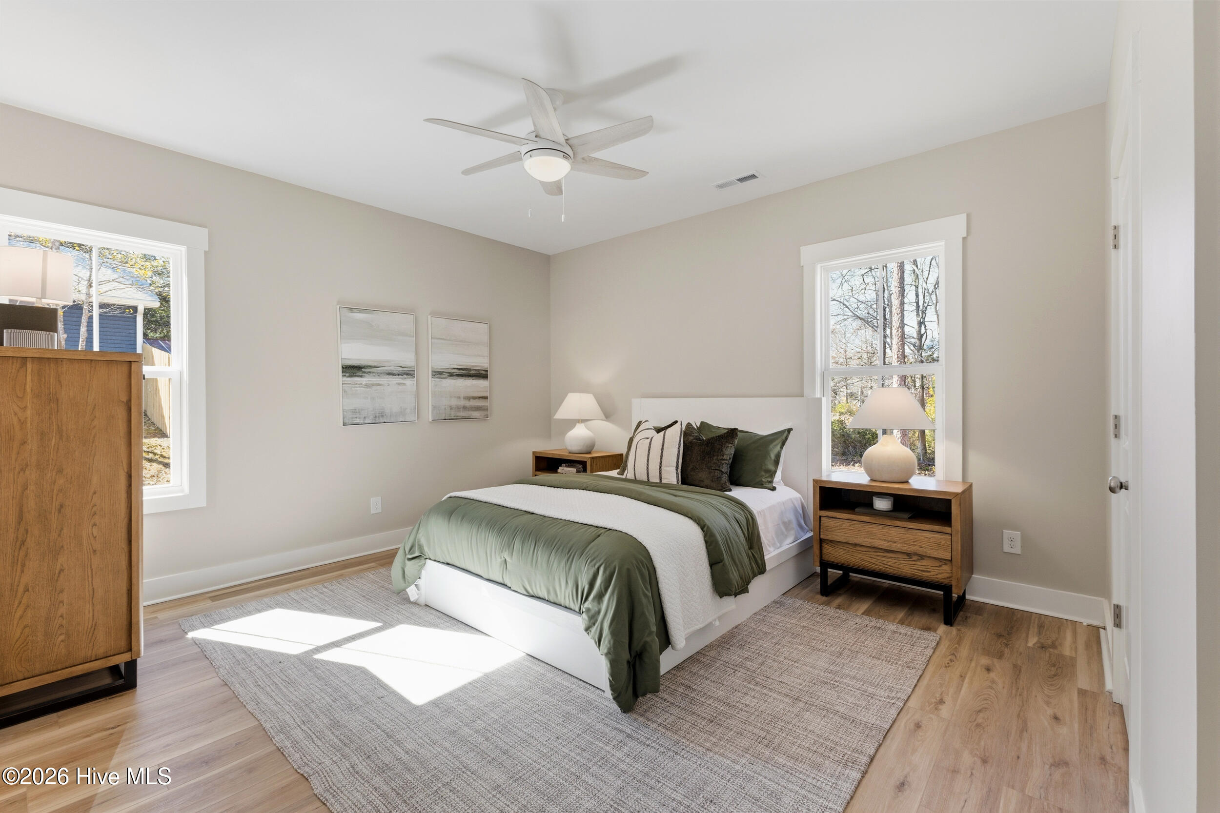 100557700 | Photo 27