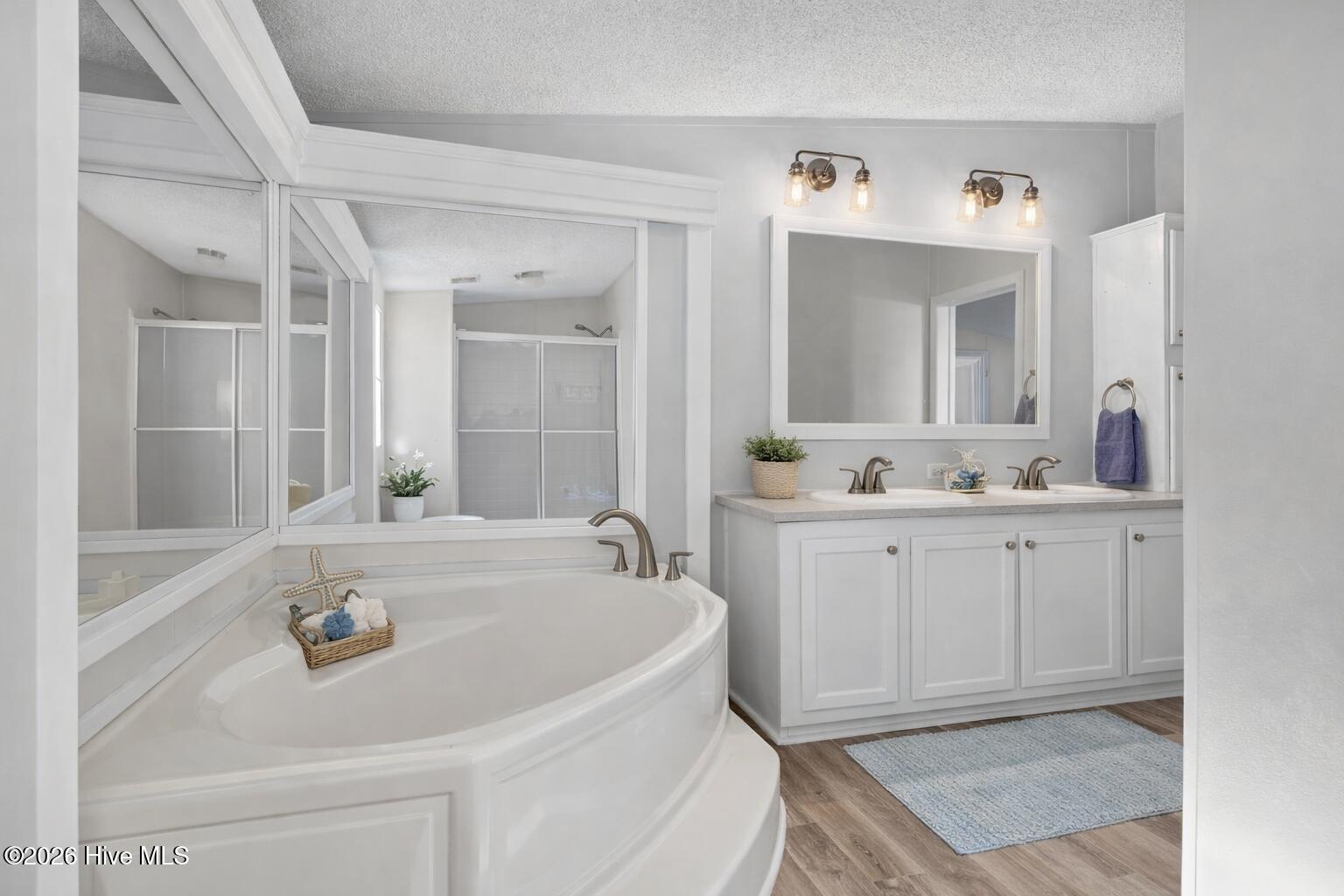 100540304 | Photo 24