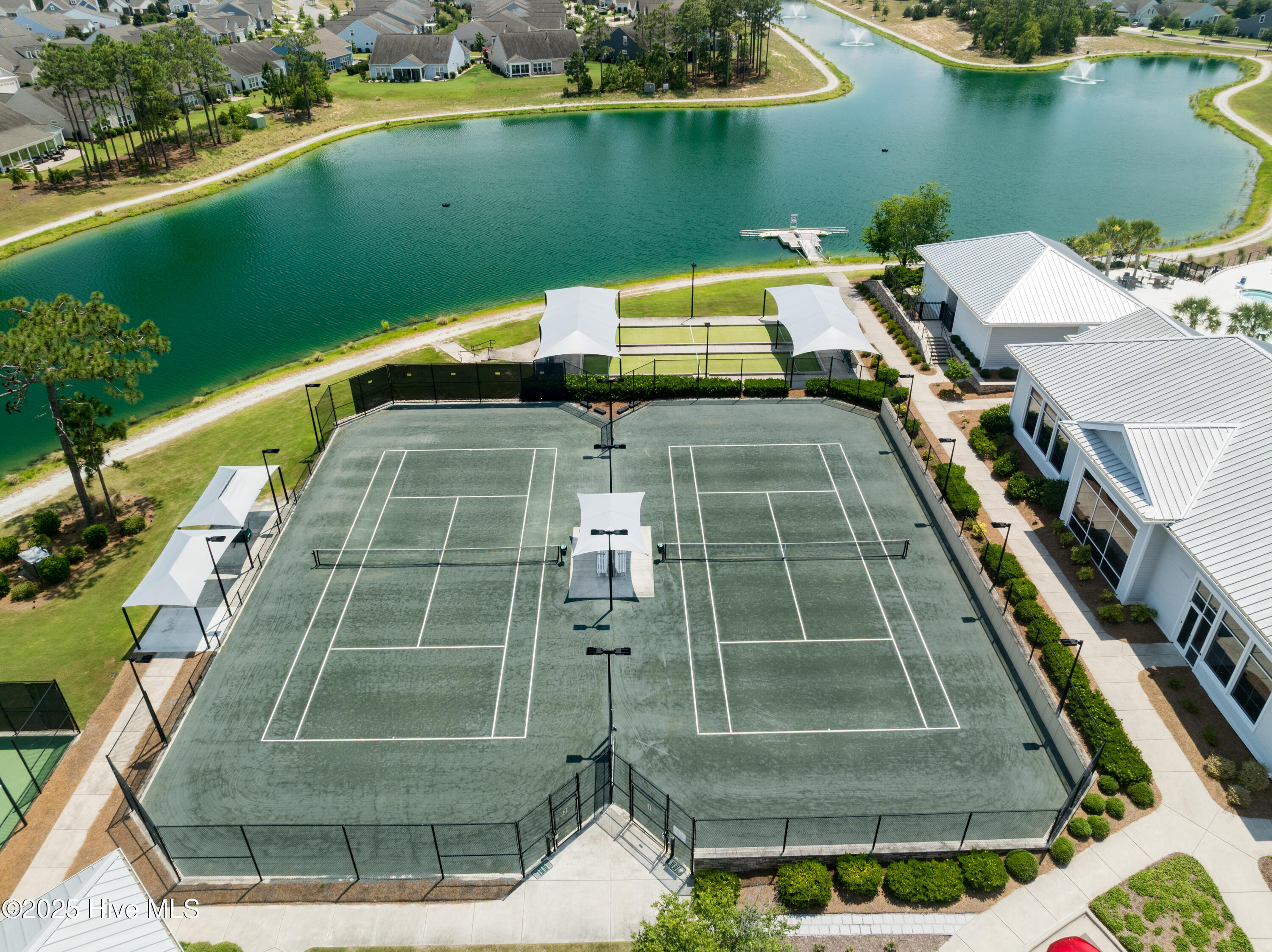 100515849 | Photo 44