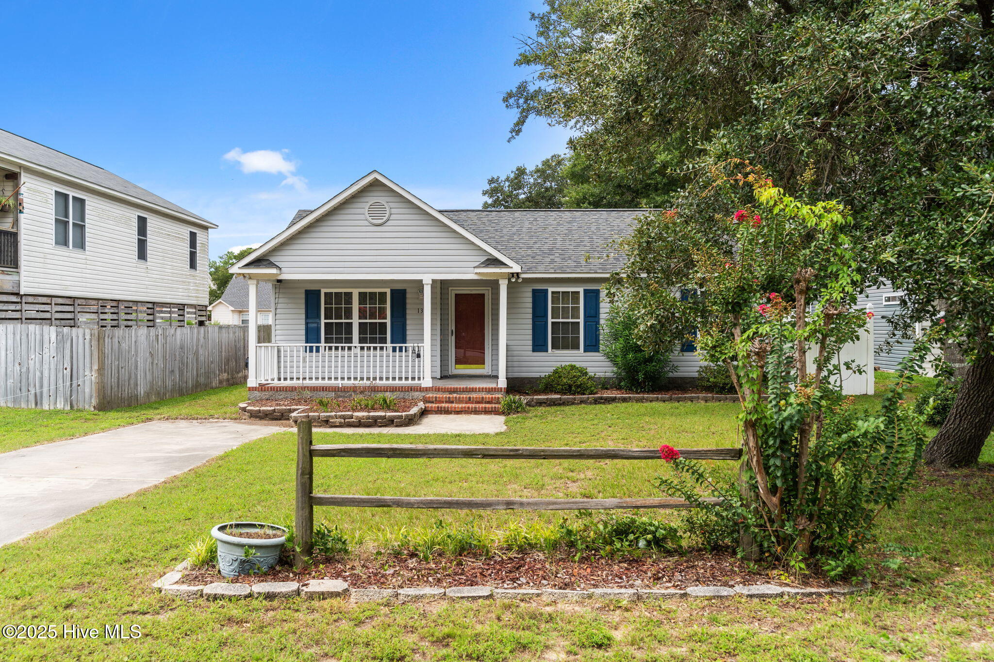 100526319 | Photo 13