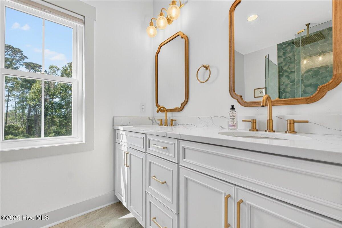 100536911 | Photo 27