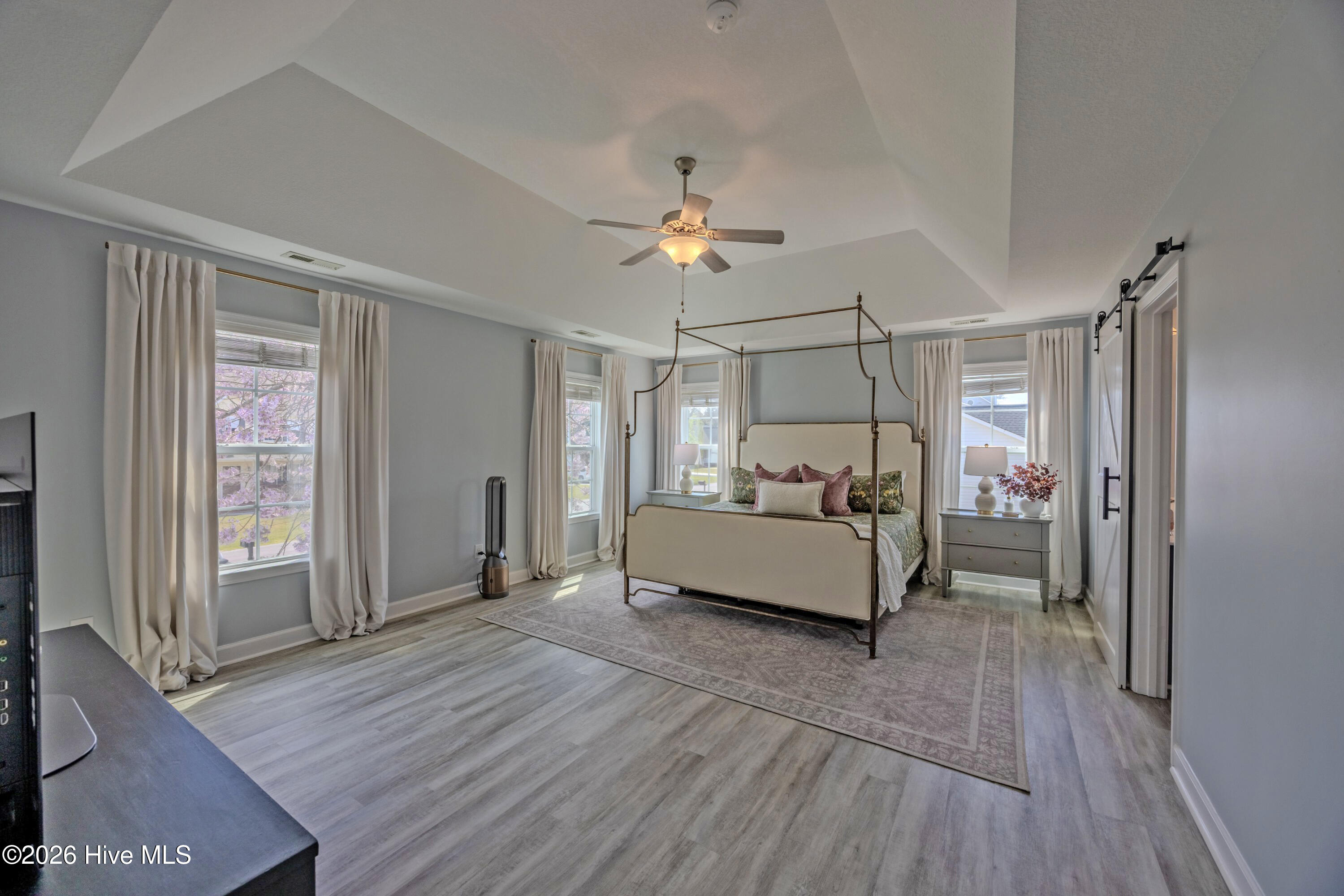 100562922 | Photo 19