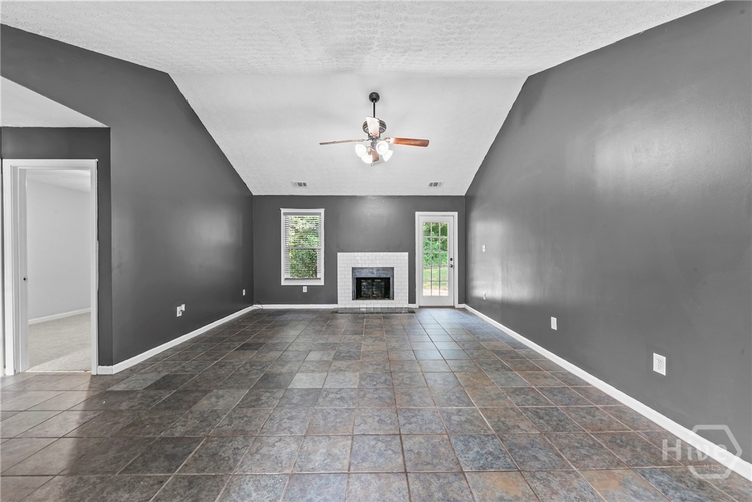 3rd image of 185 Jimmy Reynolds Dr, Jefferson, GA 30549 | MLS# CL361707
