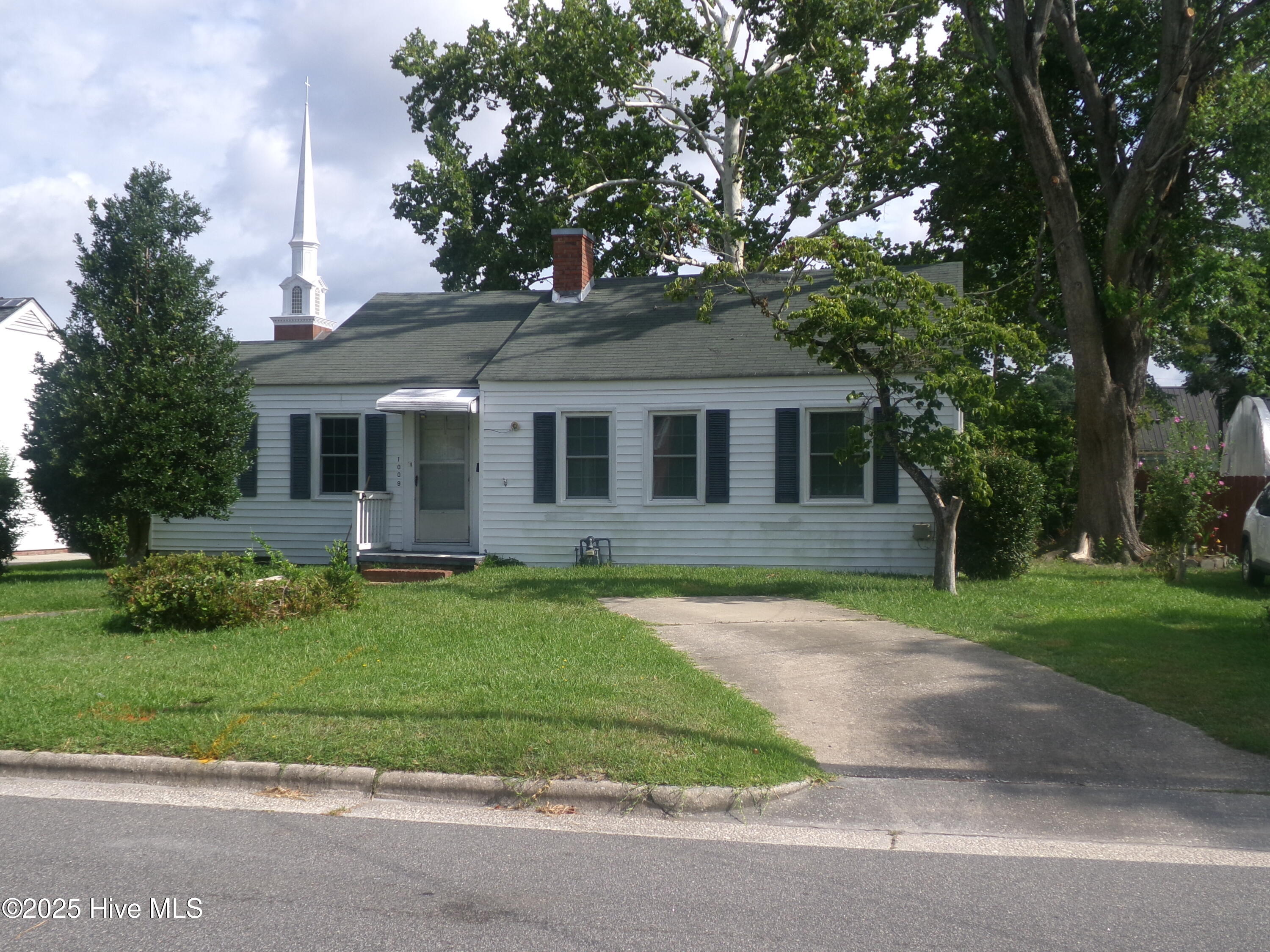 Homes for sale in Lumberton, NC | 1009 E 6th St, Lumberton, NC 28358 | MLS# 100517034