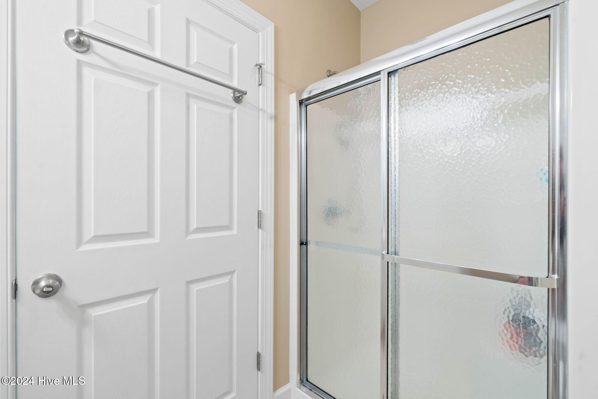 100548065 | Photo 34